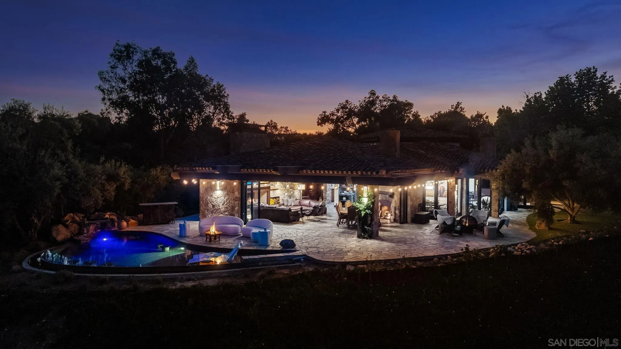 Rancho Santa Fe, California 92067, United States, 5 Bedrooms Bedrooms, ,6 BathroomsBathrooms,Residential,Active,134573