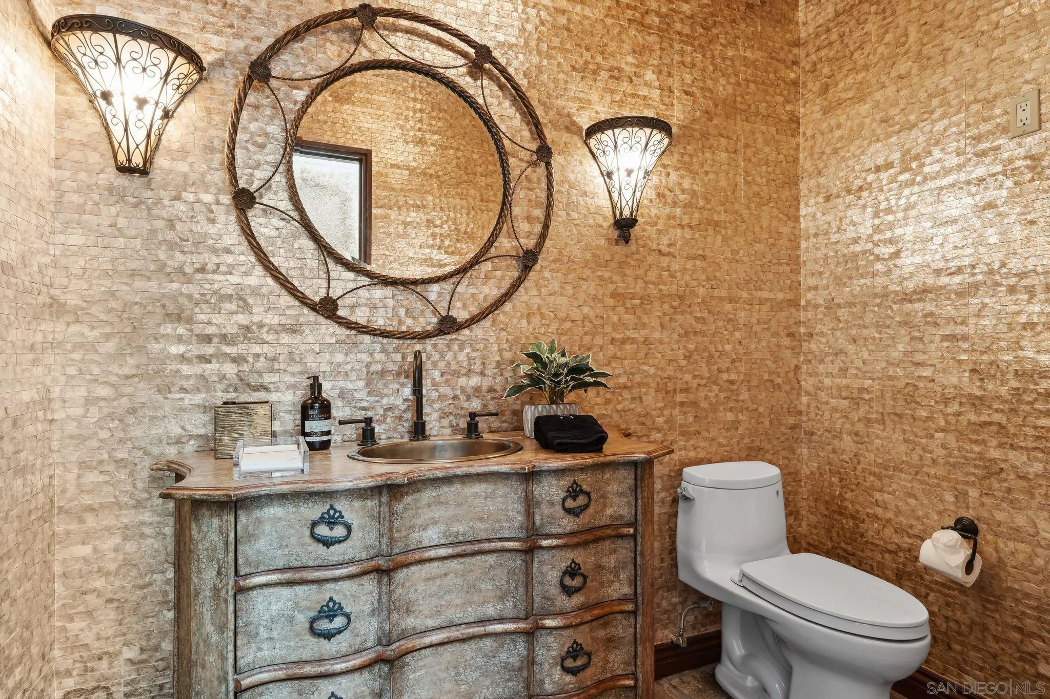 Rancho Santa Fe, California 92067, United States, 5 Bedrooms Bedrooms, ,6 BathroomsBathrooms,Residential,Active,134573