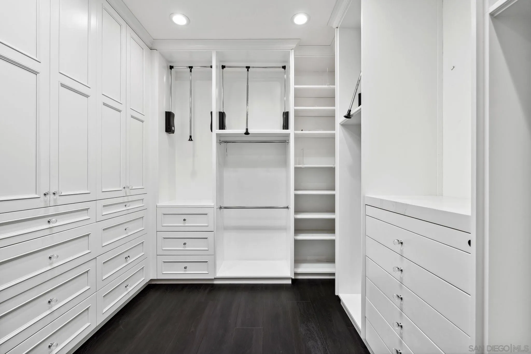 Rancho Santa Fe, California 92067, United States, 5 Bedrooms Bedrooms, ,6 BathroomsBathrooms,Residential,Active,134573