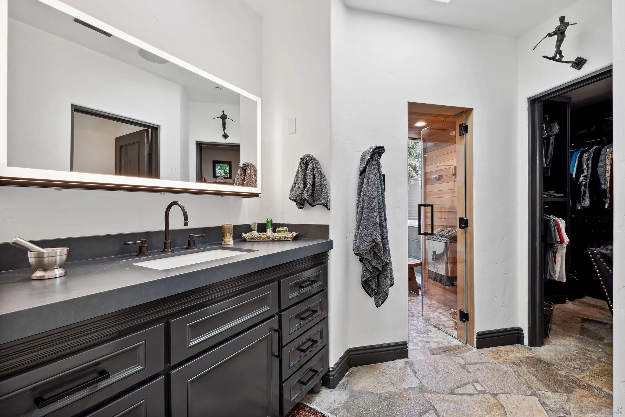 Rancho Santa Fe, California 92067, United States, 5 Bedrooms Bedrooms, ,6 BathroomsBathrooms,Residential,Active,134573