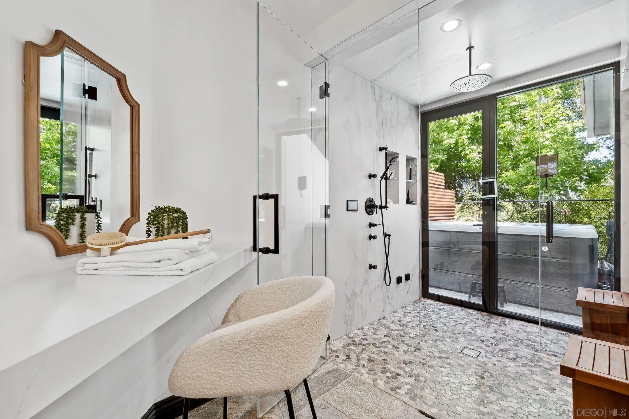 Rancho Santa Fe, California 92067, United States, 5 Bedrooms Bedrooms, ,6 BathroomsBathrooms,Residential,Active,134573