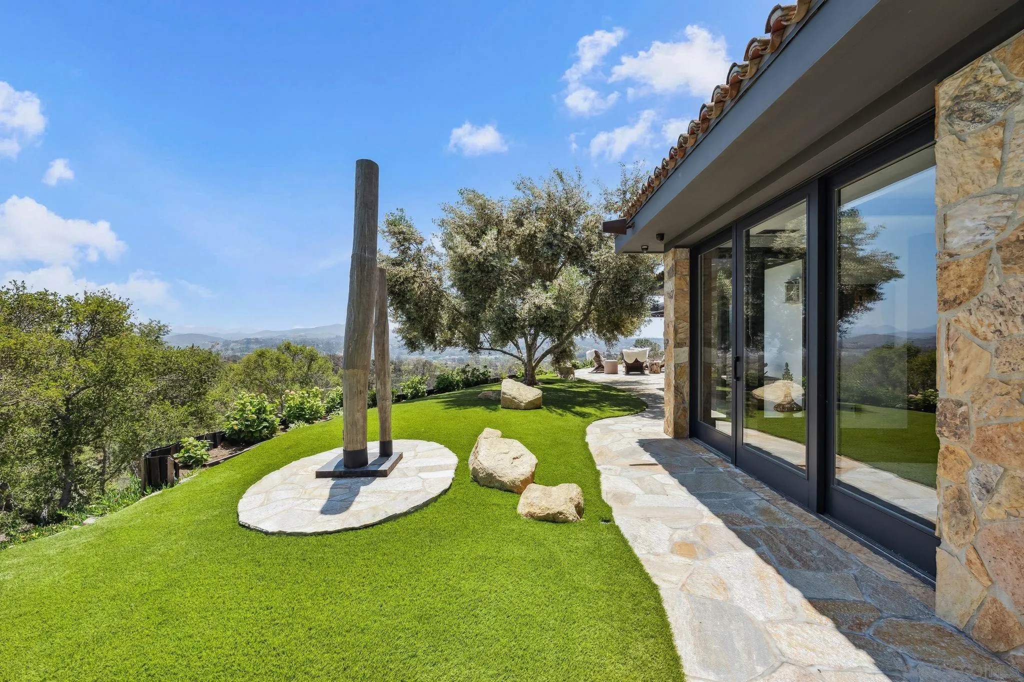 Rancho Santa Fe, California 92067, United States, 5 Bedrooms Bedrooms, ,6 BathroomsBathrooms,Residential,Active,134573