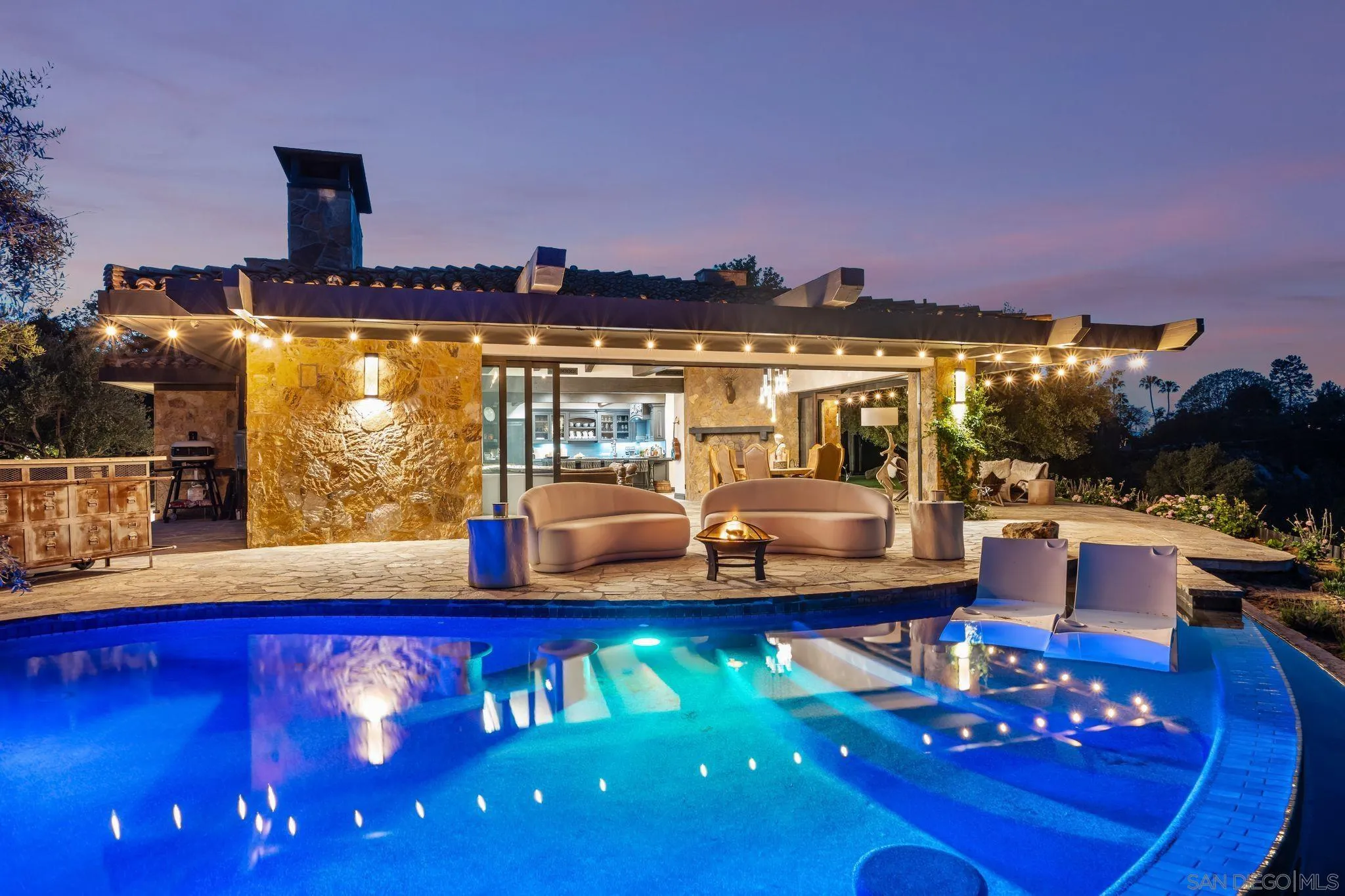 Rancho Santa Fe, California 92067, United States, 5 Bedrooms Bedrooms, ,6 BathroomsBathrooms,Residential,Active,134573