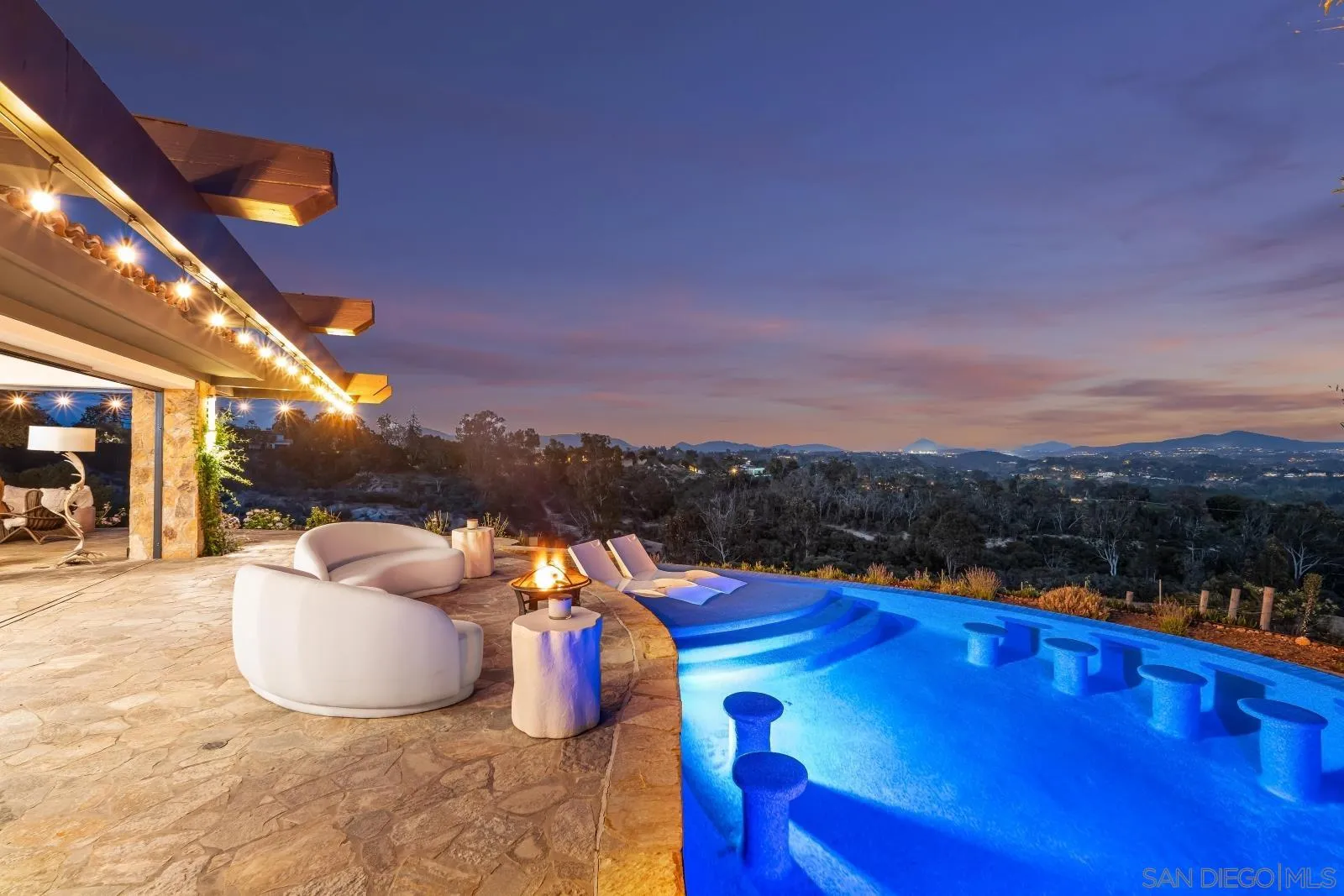 Rancho Santa Fe, California 92067, United States, 5 Bedrooms Bedrooms, ,6 BathroomsBathrooms,Residential,Active,134573