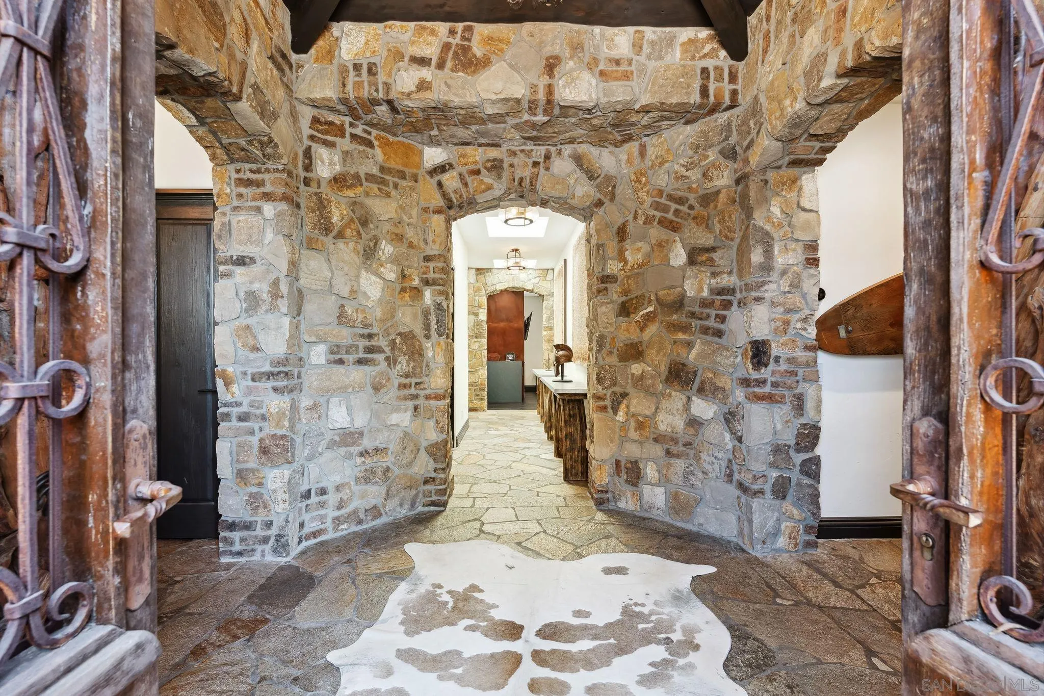 Rancho Santa Fe, California 92067, United States, 5 Bedrooms Bedrooms, ,6 BathroomsBathrooms,Residential,Active,134573