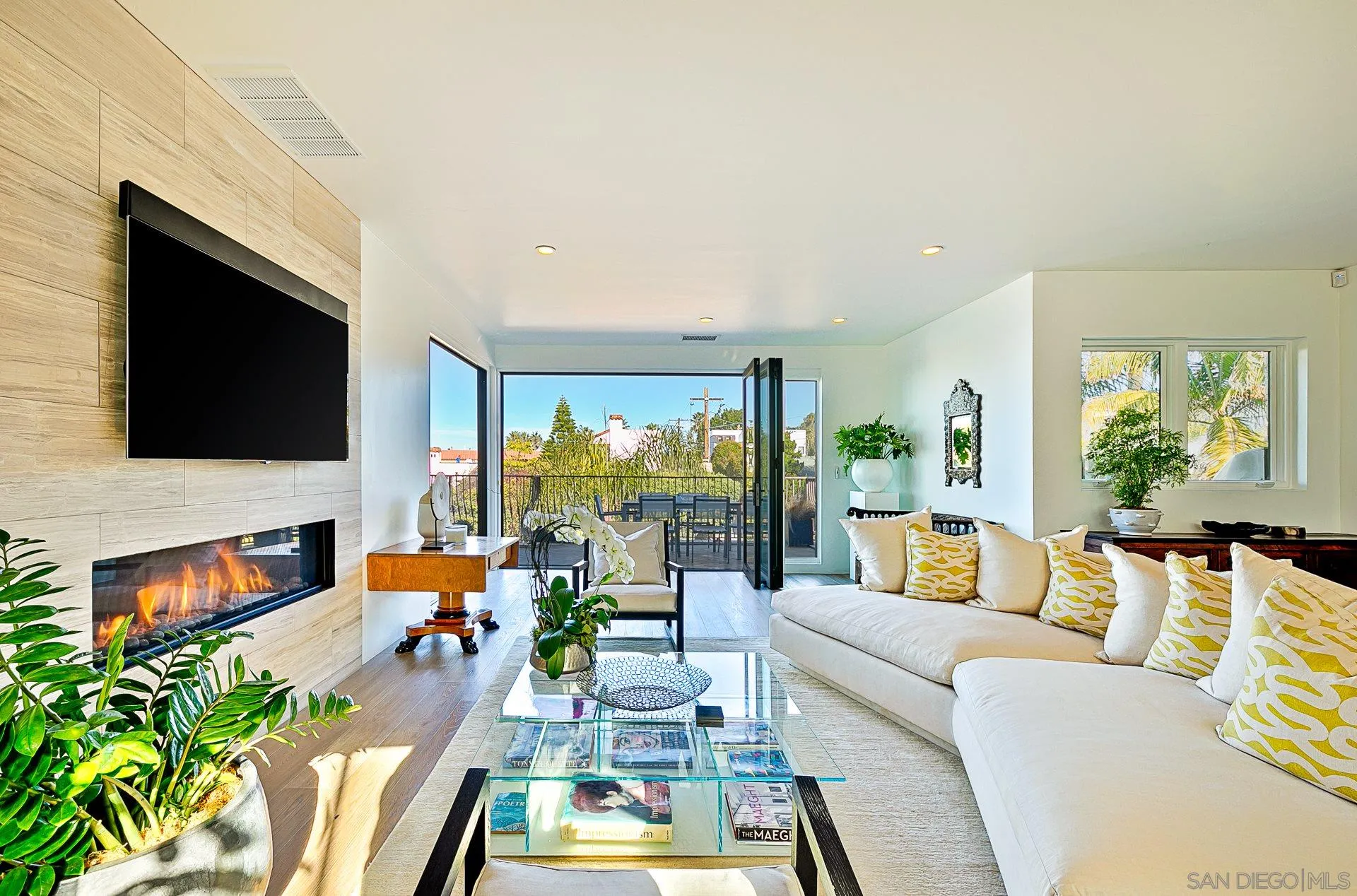 La Jolla, California 92037, United States, 3 Bedrooms Bedrooms, ,4 BathroomsBathrooms,Residential,Active,63217