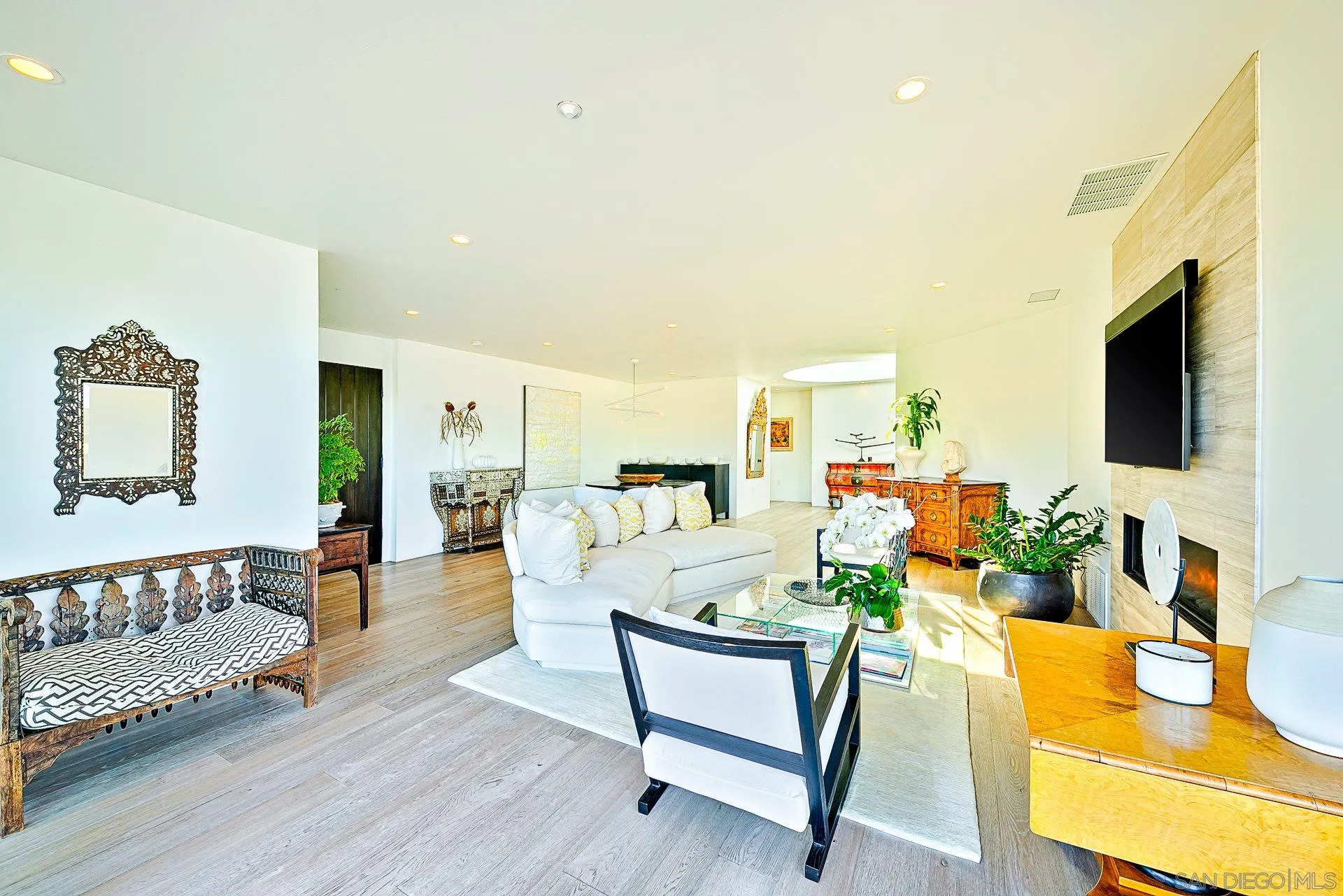 La Jolla, California 92037, United States, 3 Bedrooms Bedrooms, ,4 BathroomsBathrooms,Residential,Active,63217