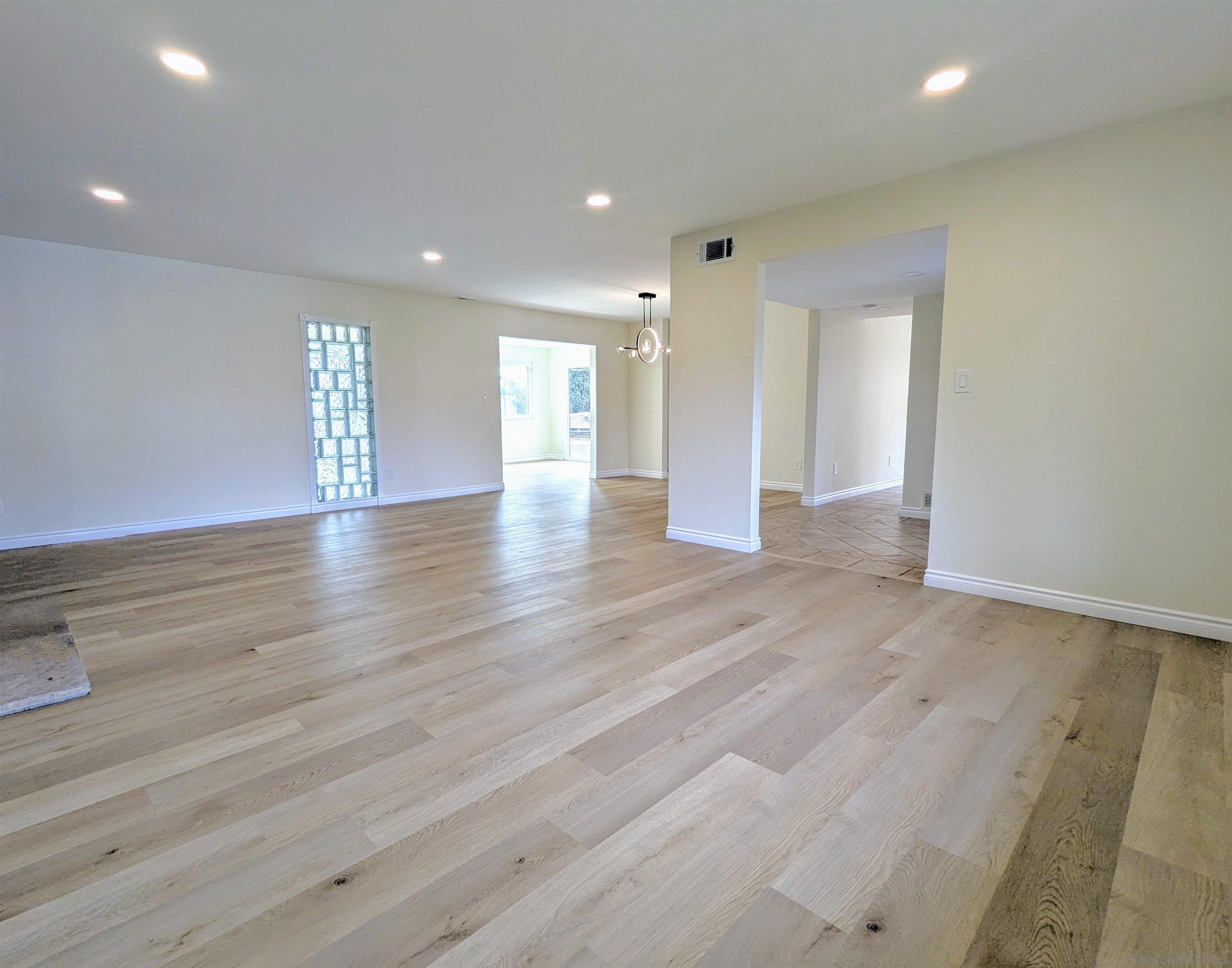 8635 Regner Ct