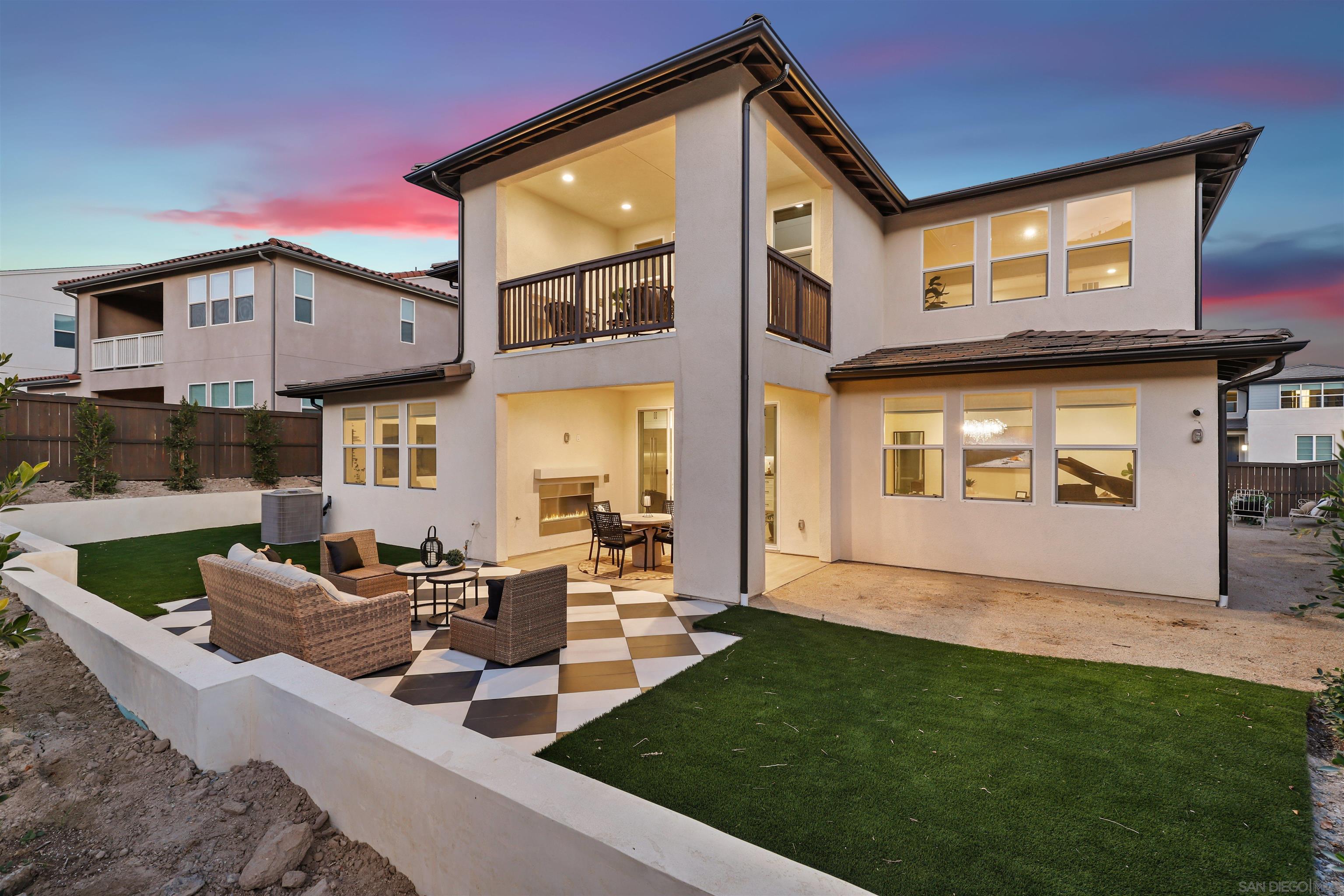 2168 Paseo Levanten