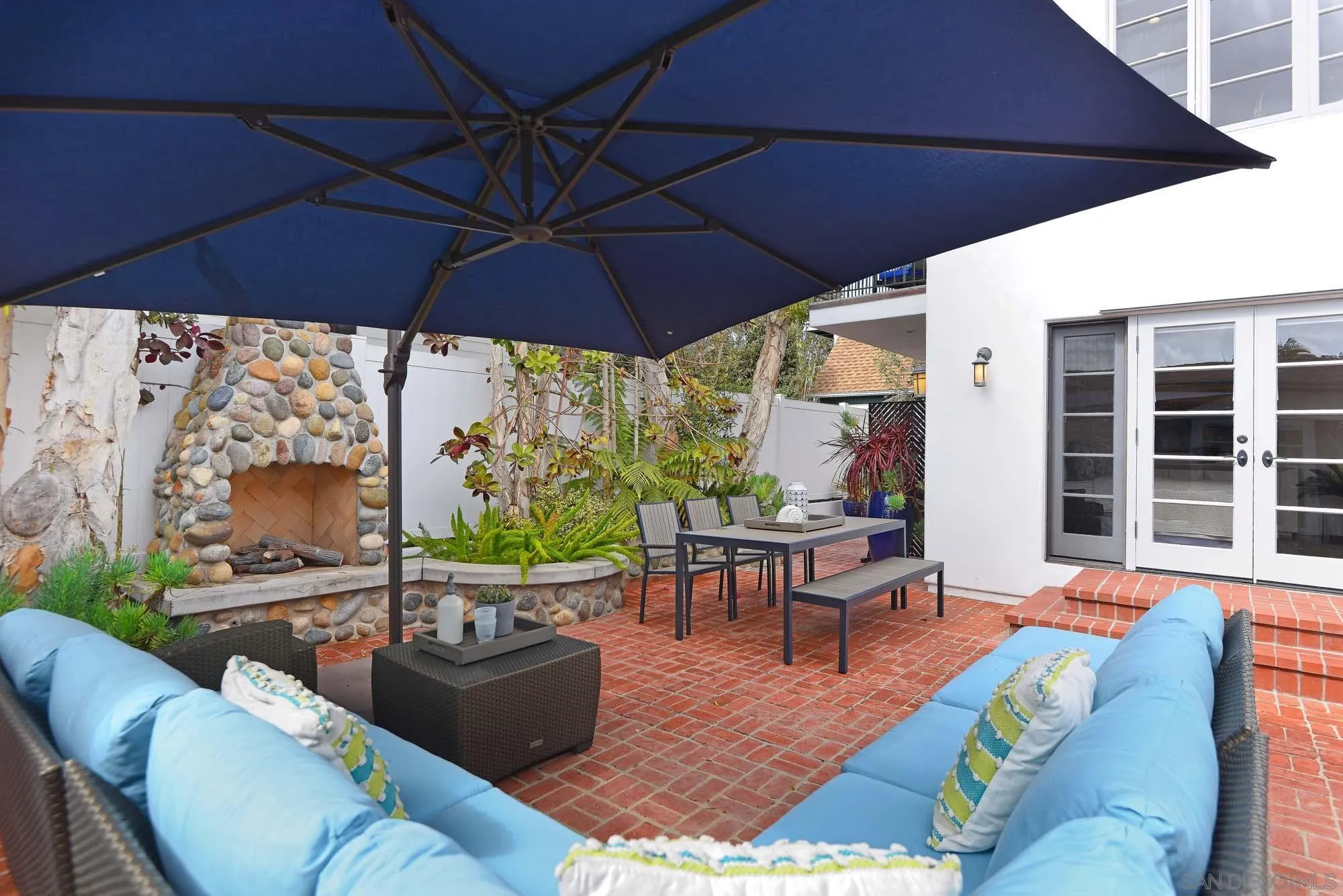 La Jolla, California 92037, United States, 4 Bedrooms Bedrooms, ,4 BathroomsBathrooms,Residential,Active,116544