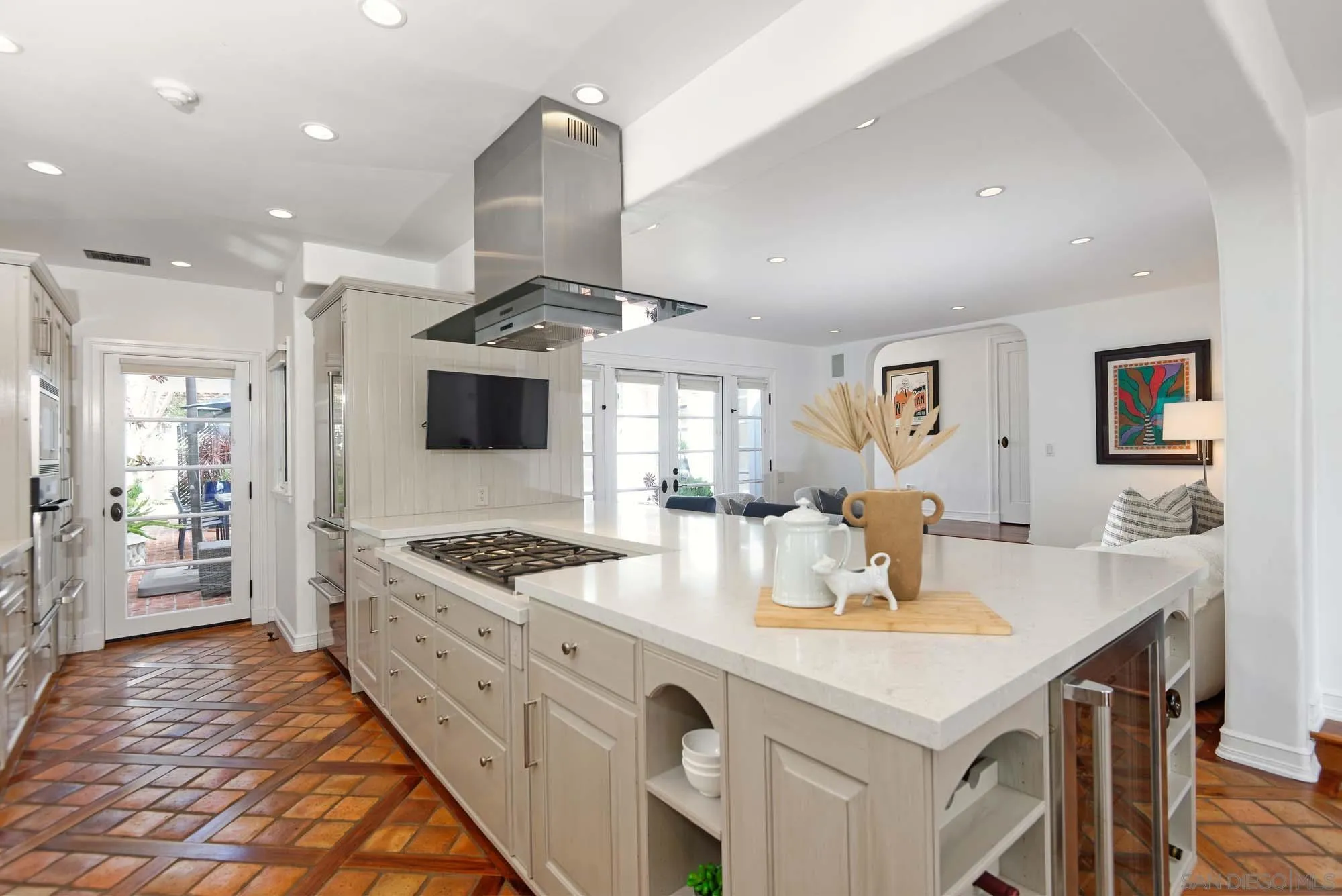 La Jolla, California 92037, United States, 4 Bedrooms Bedrooms, ,4 BathroomsBathrooms,Residential,Active,116544