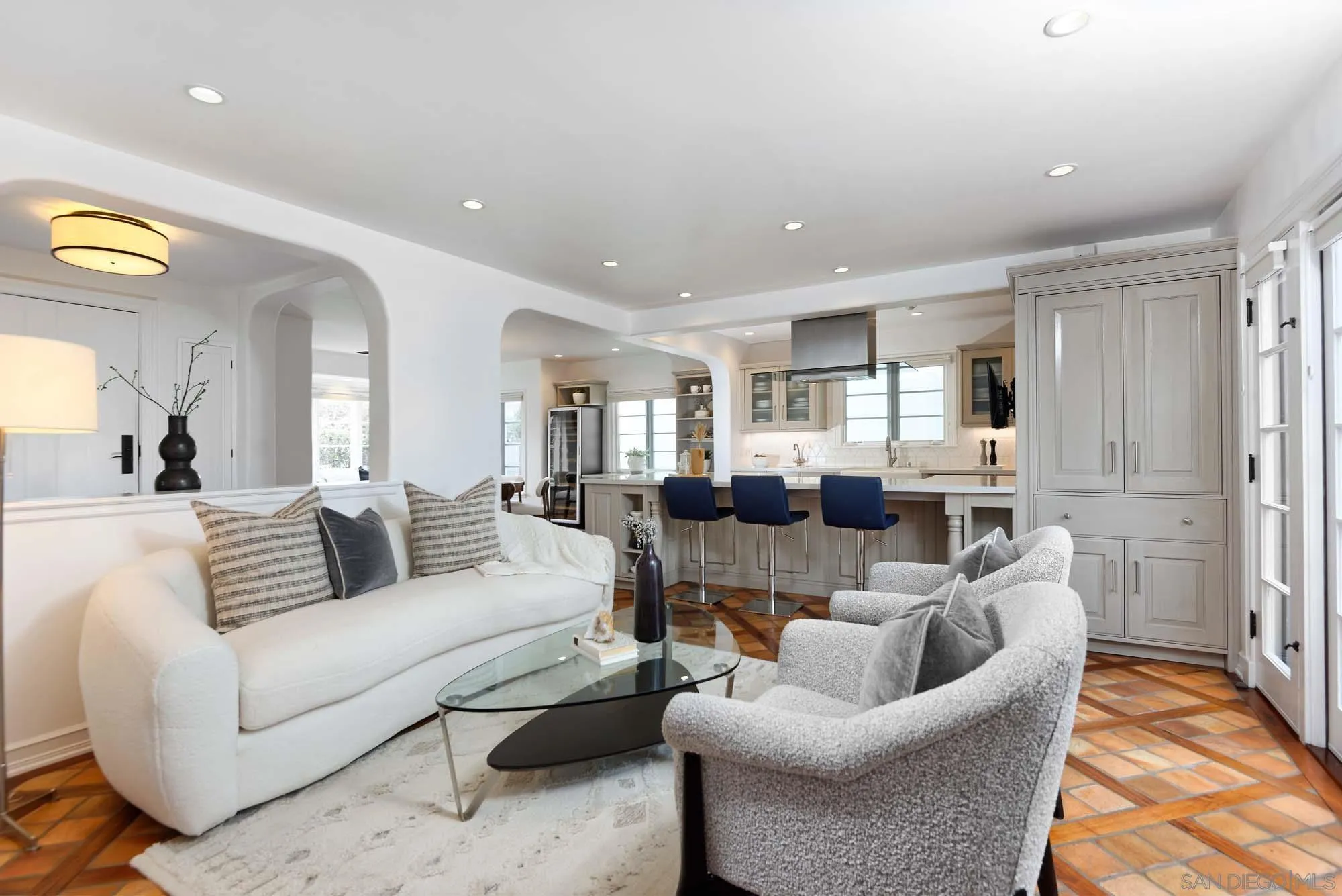 La Jolla, California 92037, United States, 4 Bedrooms Bedrooms, ,4 BathroomsBathrooms,Residential,Active,116544