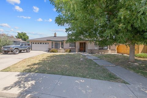 300 W Adrian Way Hanford CA 93230