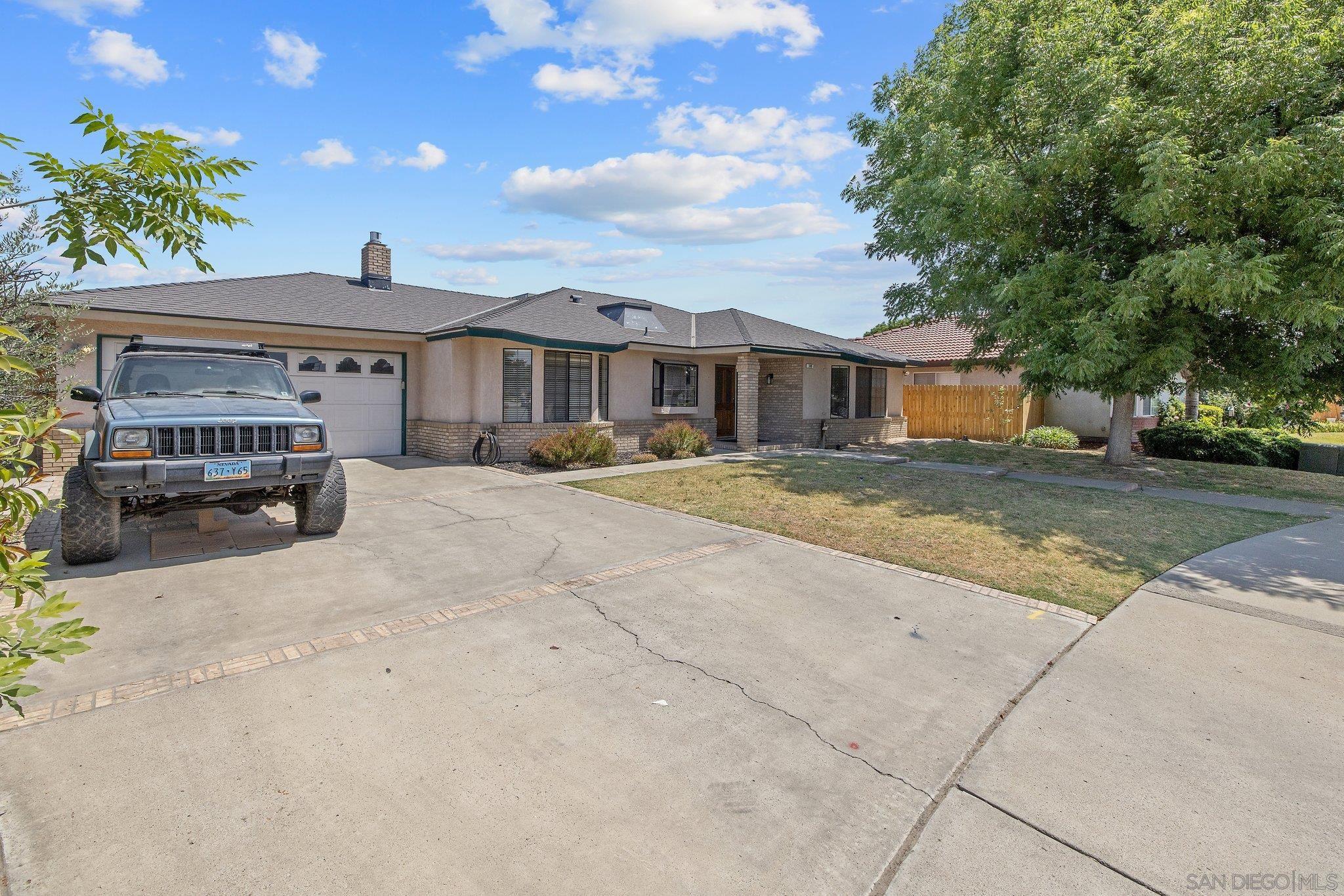 300 W Adrian Way