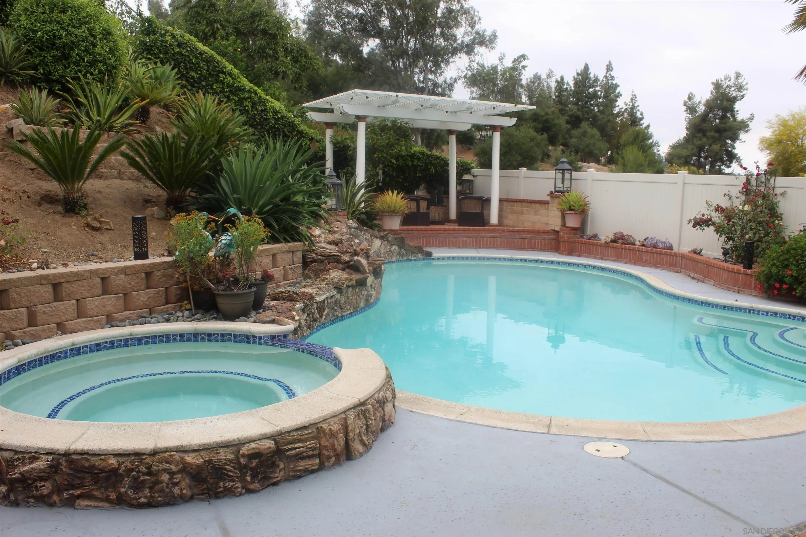 El Cajon, California 92019, United States, 4 Bedrooms Bedrooms, ,3 BathroomsBathrooms,Residential,Pending,148240