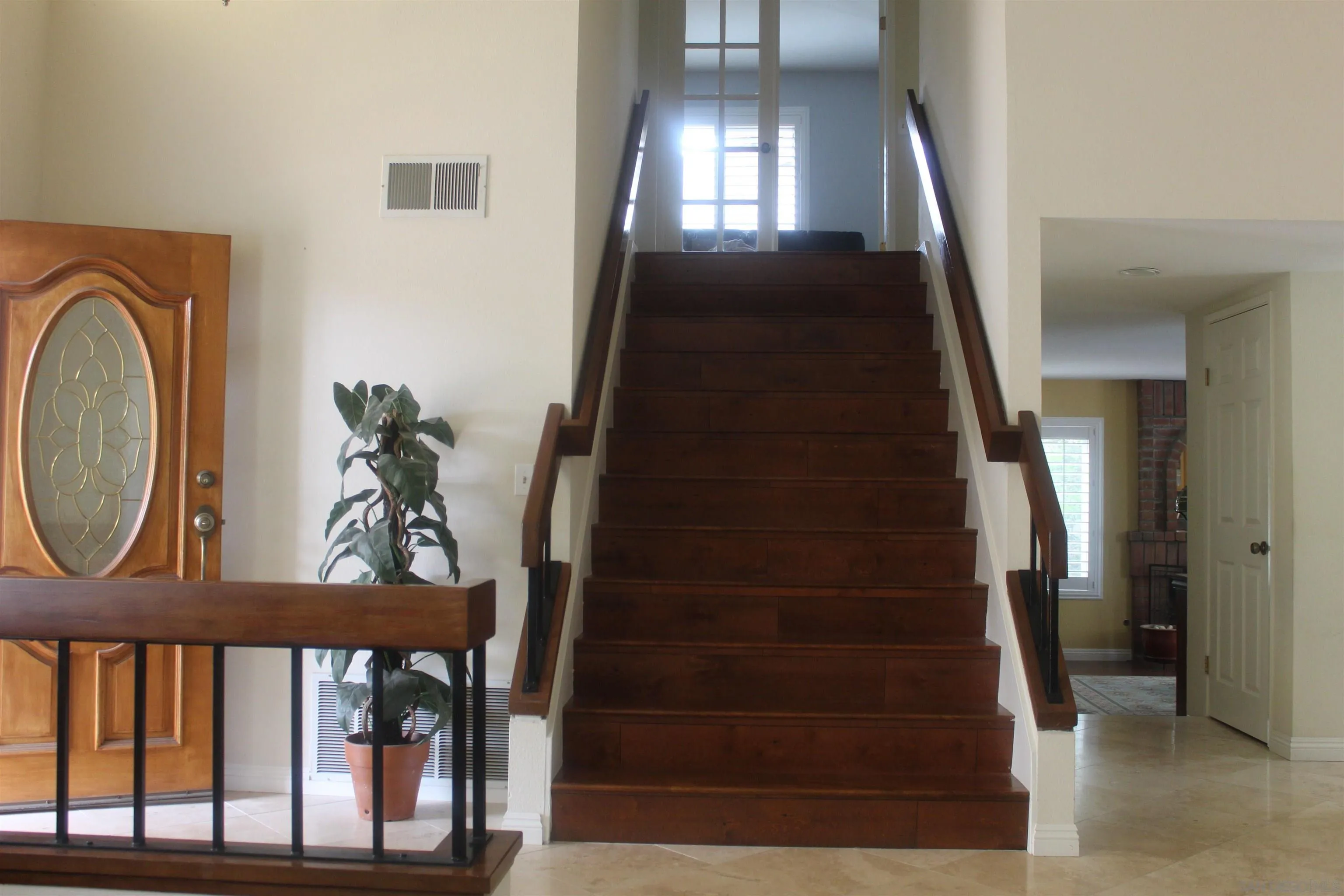 El Cajon, California 92019, United States, 4 Bedrooms Bedrooms, ,3 BathroomsBathrooms,Residential,Pending,148240