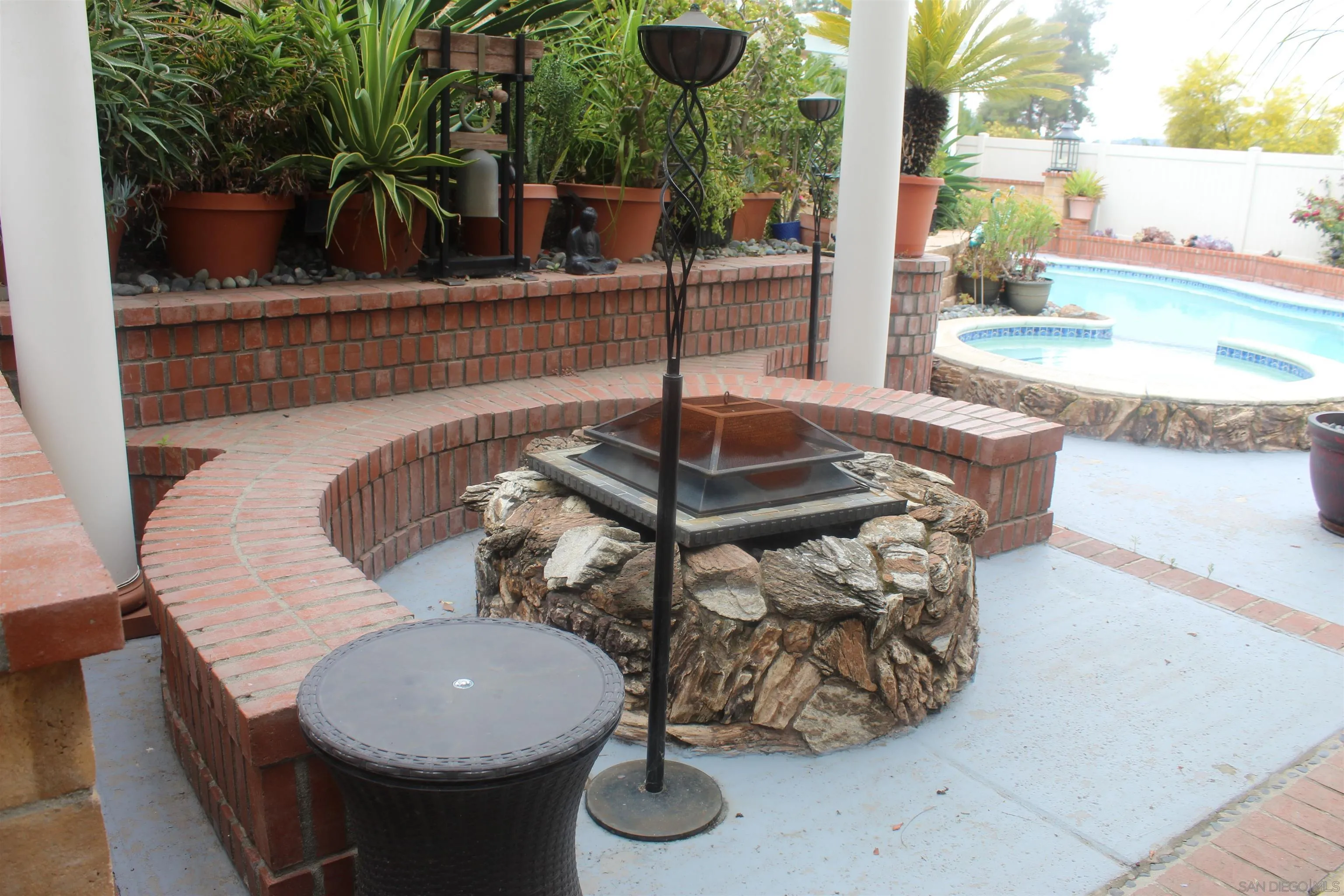 El Cajon, California 92019, United States, 4 Bedrooms Bedrooms, ,3 BathroomsBathrooms,Residential,Pending,148240