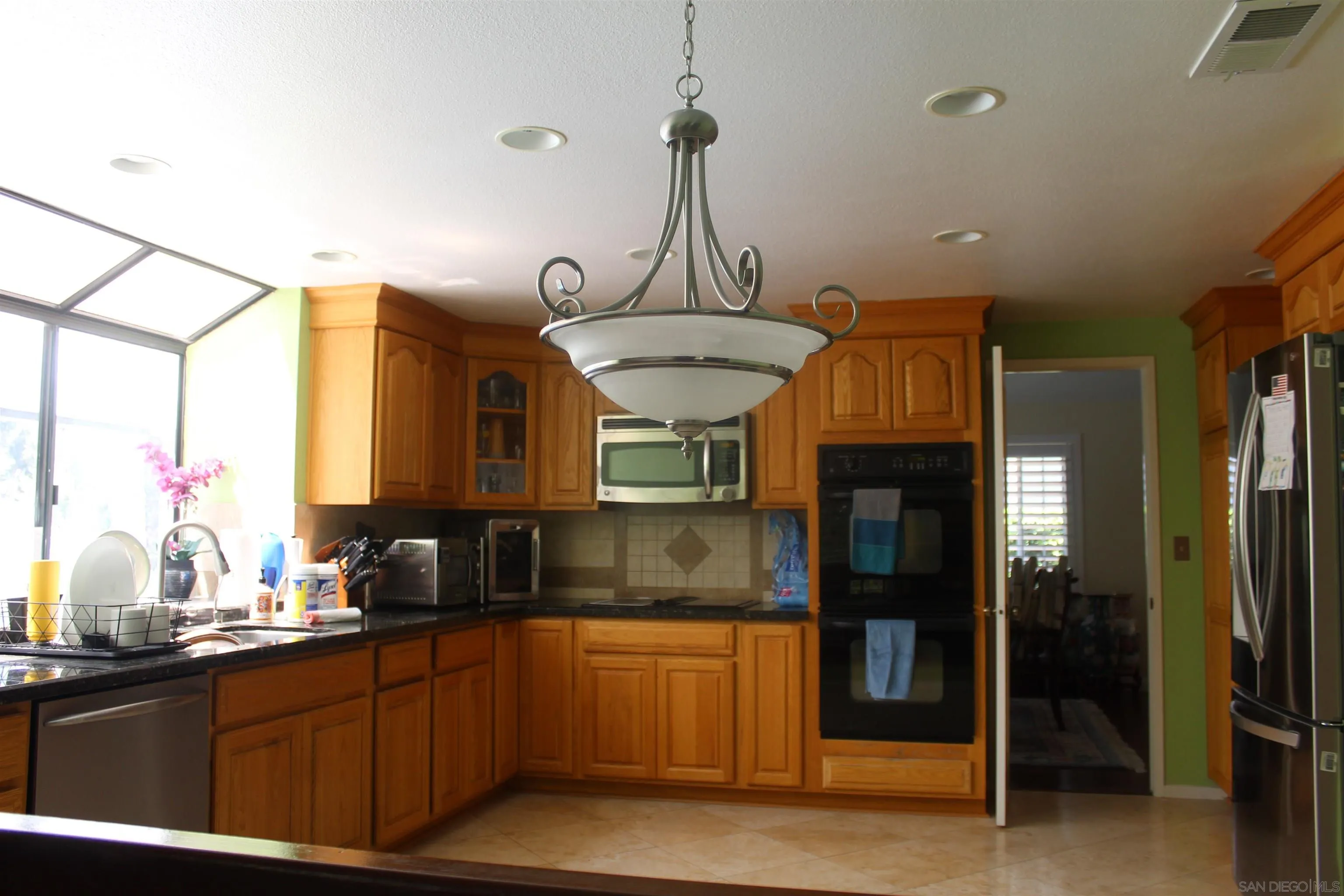 El Cajon, California 92019, United States, 4 Bedrooms Bedrooms, ,3 BathroomsBathrooms,Residential,Pending,148240