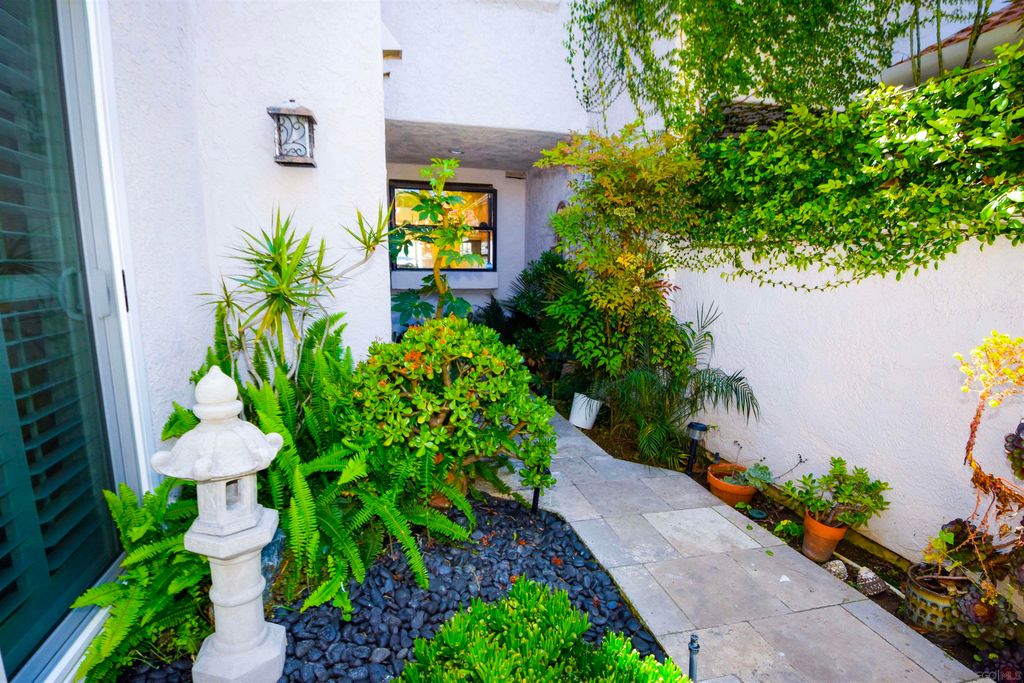 Photo of 15 Aruba Bnd, Coronado, CA 92118 (MLS # 250022779)