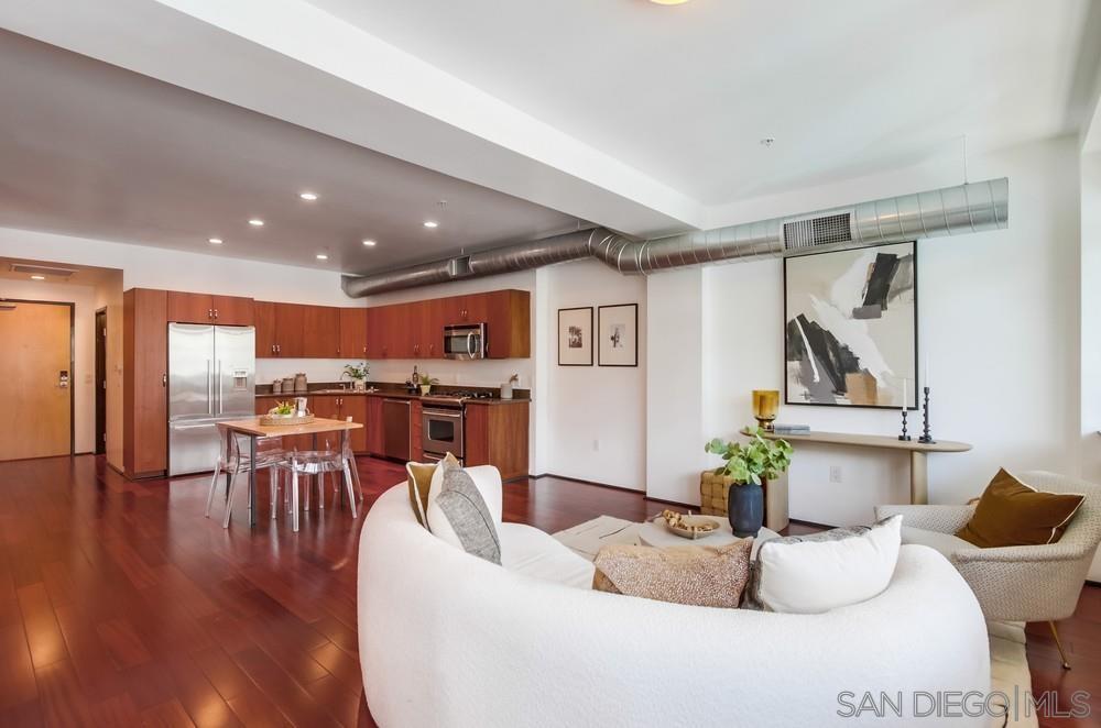 1551 4Th Ave 208