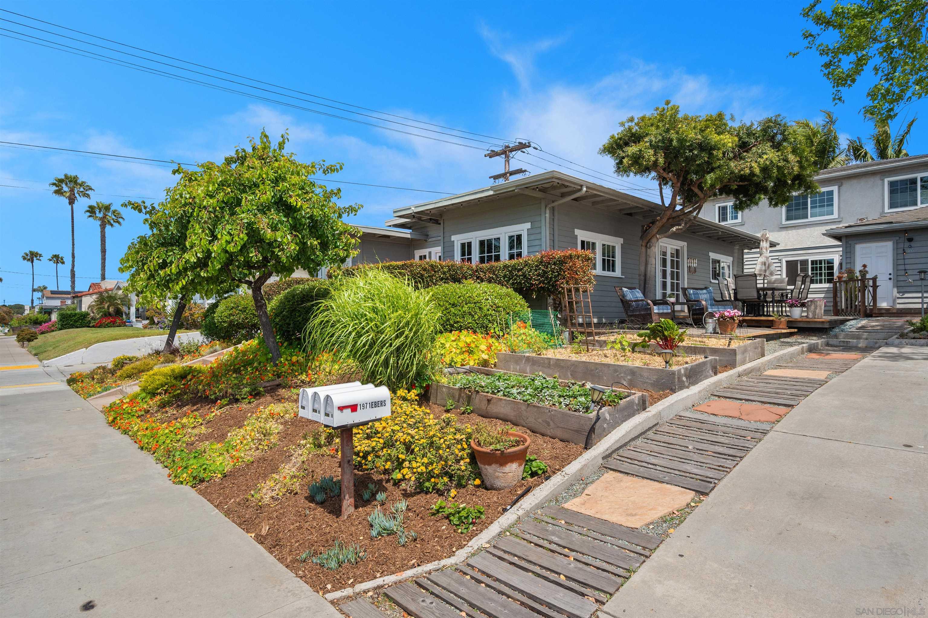 1971 Ebers Street