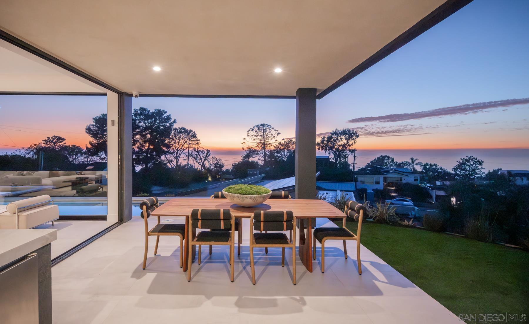 722 Amphitheatre Dr