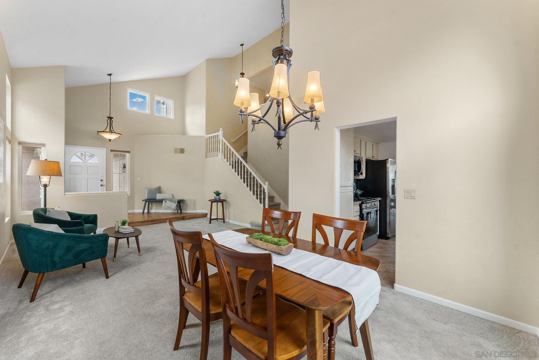 729 Mosaic Cir