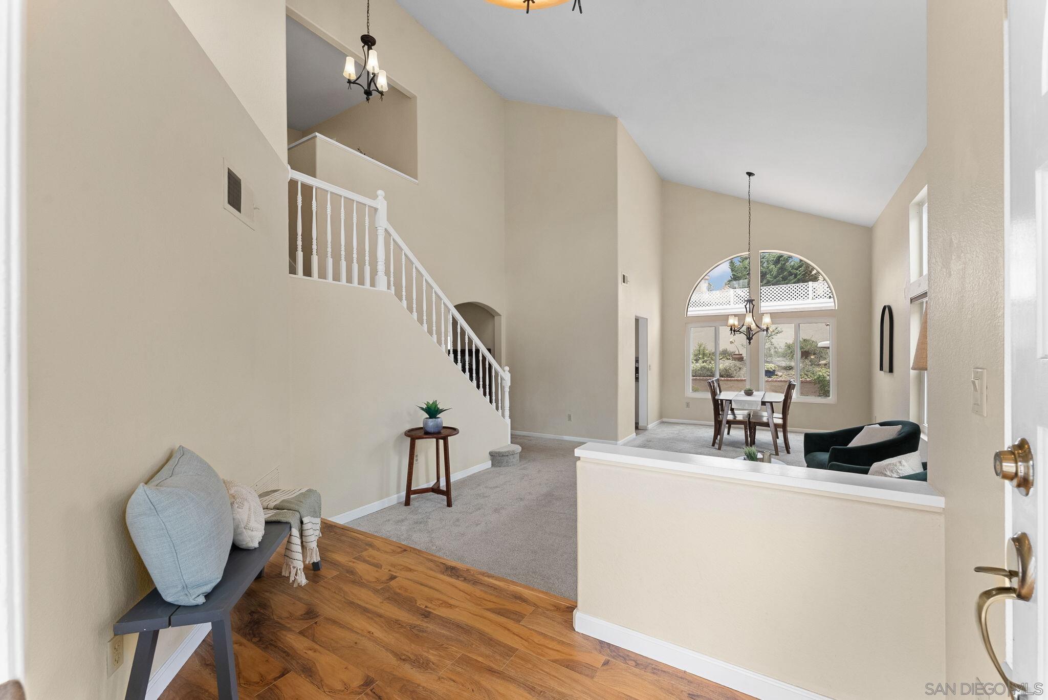 729 Mosaic Cir