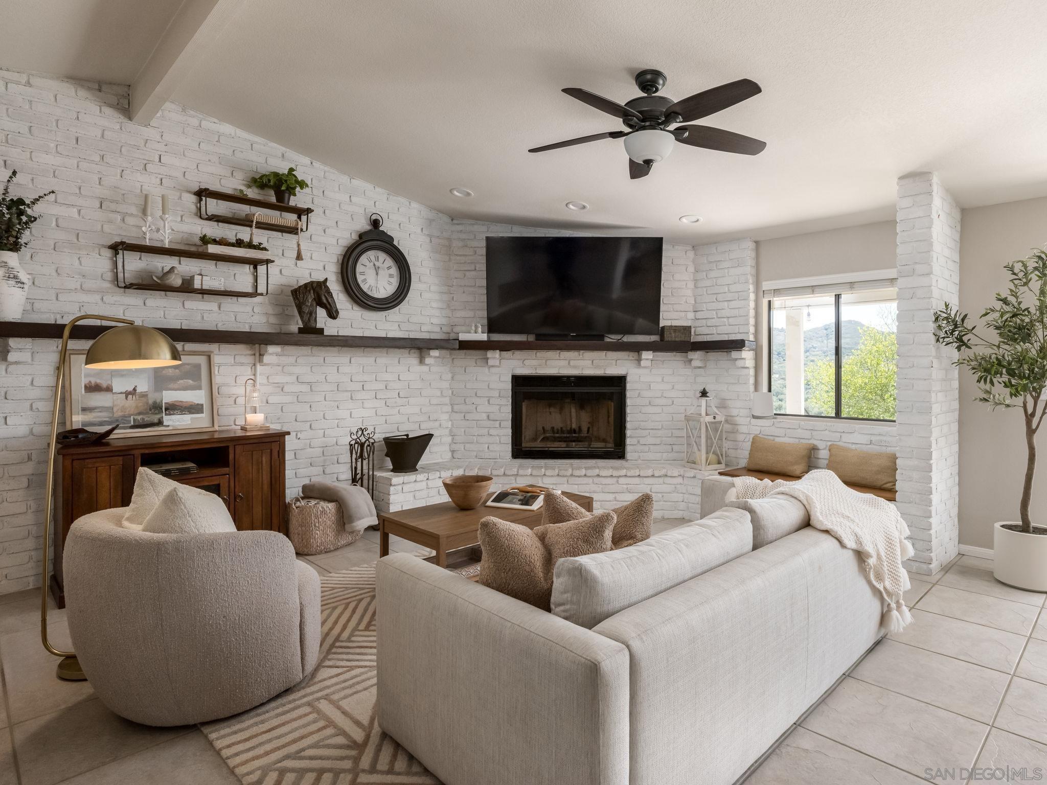 16390 Whispering Oaks Dr