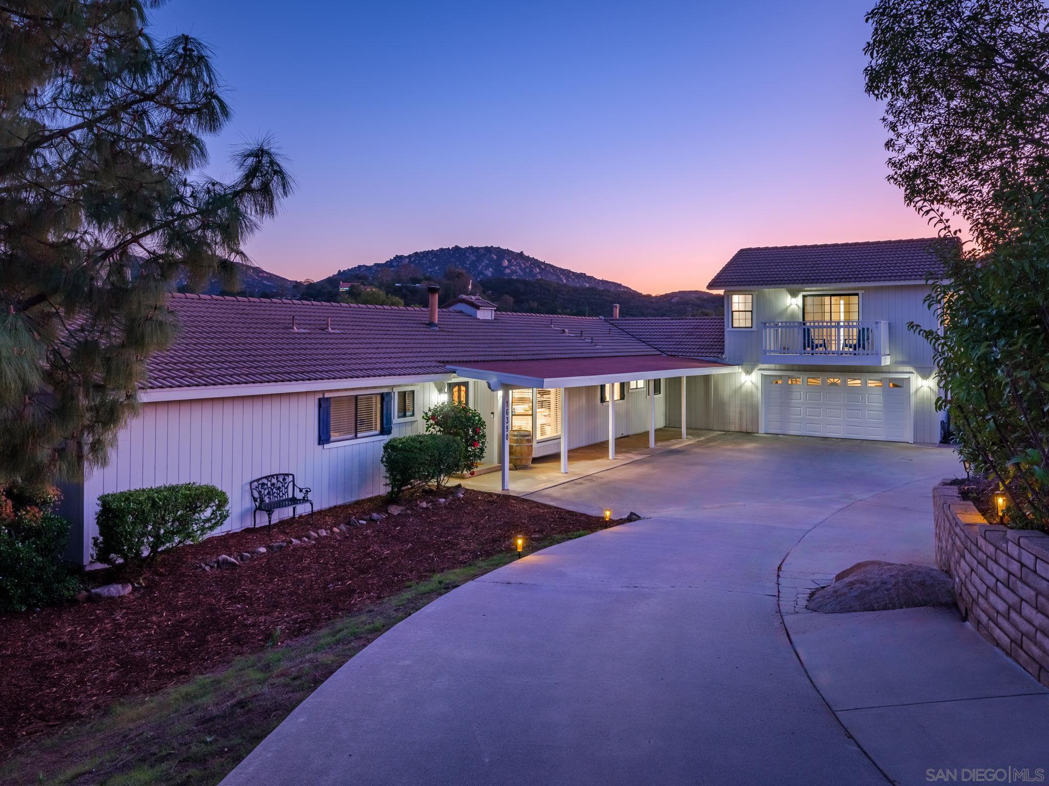 16390 Whispering Oaks Dr