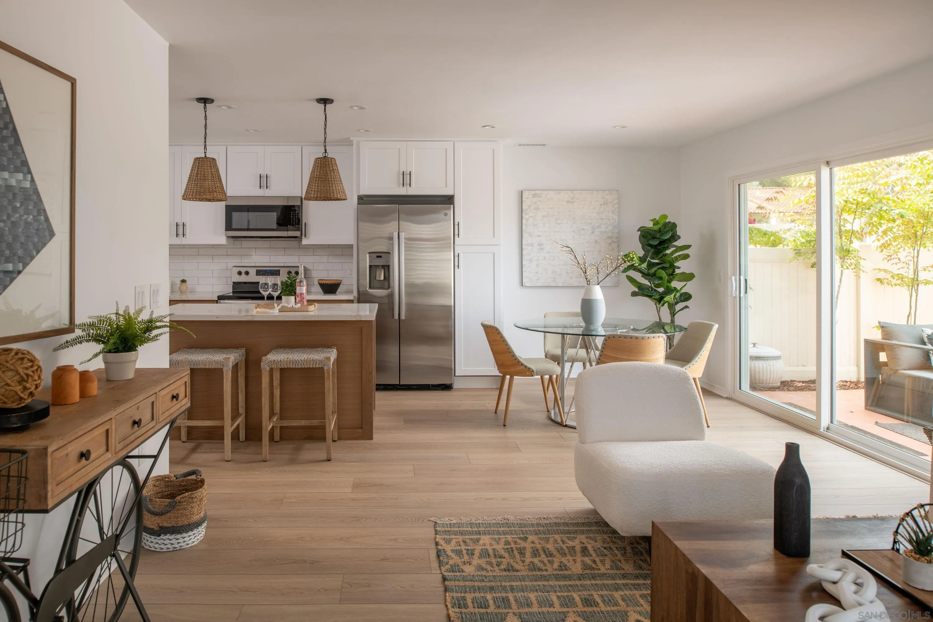 Encinitas, California 92024, United States, 3 Bedrooms Bedrooms, ,2 BathroomsBathrooms,Residential,Pending,128580