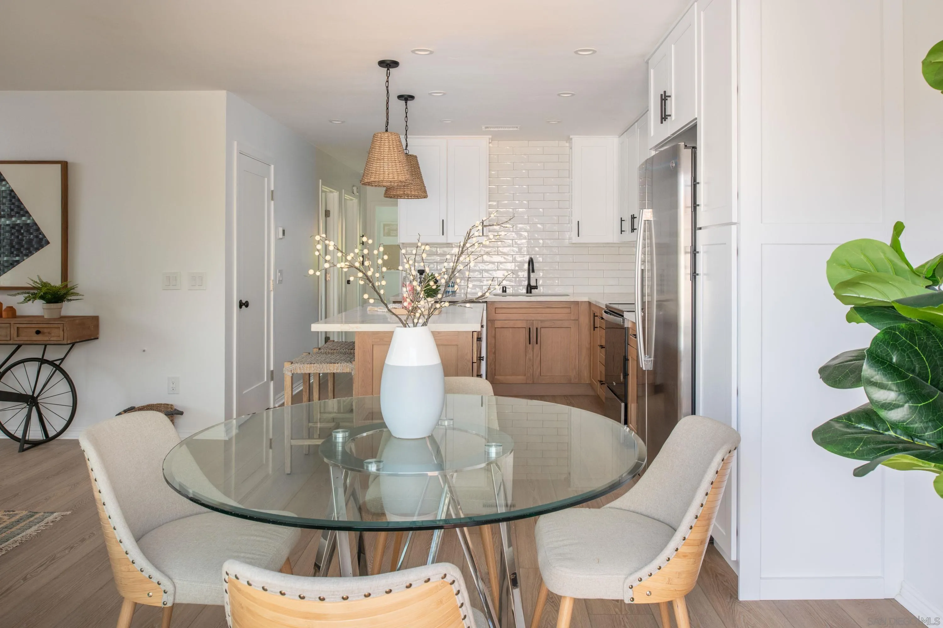 Encinitas, California 92024, United States, 3 Bedrooms Bedrooms, ,2 BathroomsBathrooms,Residential,Pending,128580