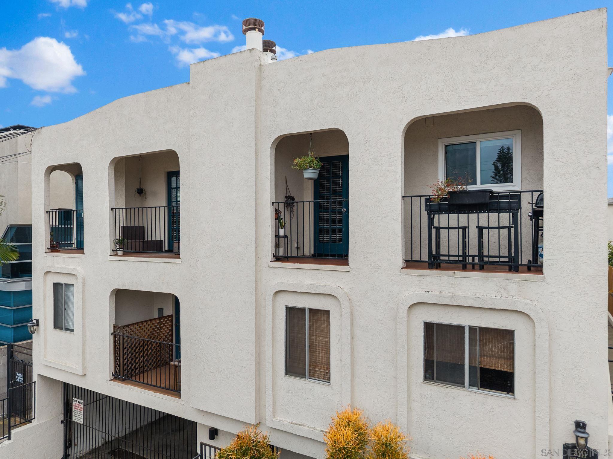 3111  Ingelow St.  C