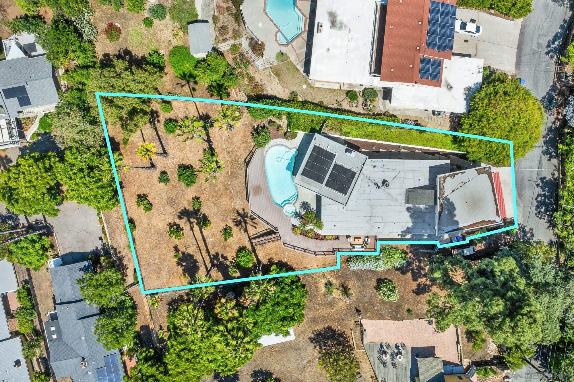 9470 La Cuesta Dr