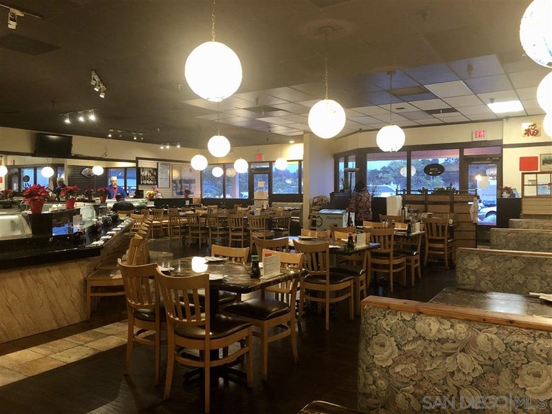 214 N El Camino Real