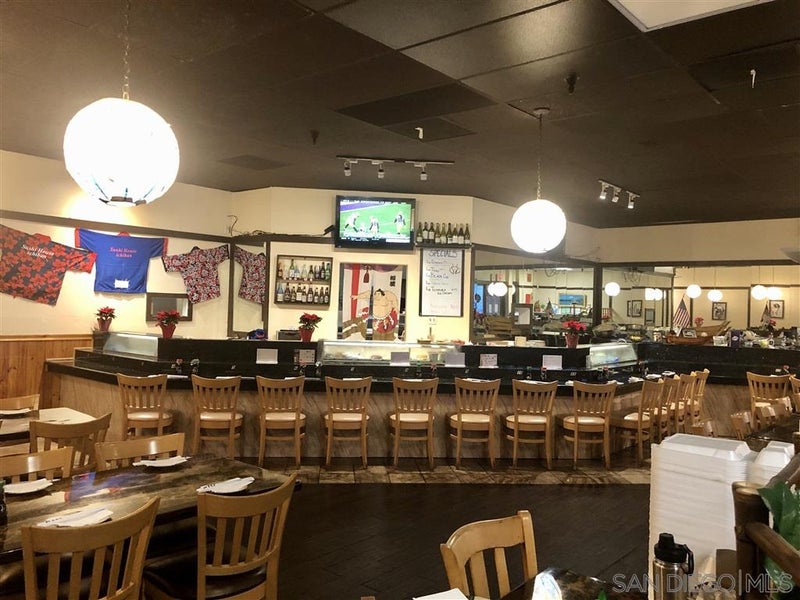 214 N El Camino Real