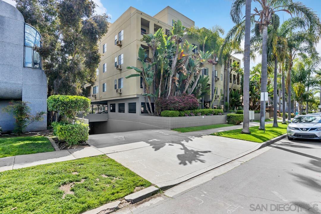 4077 3rd Ave 208