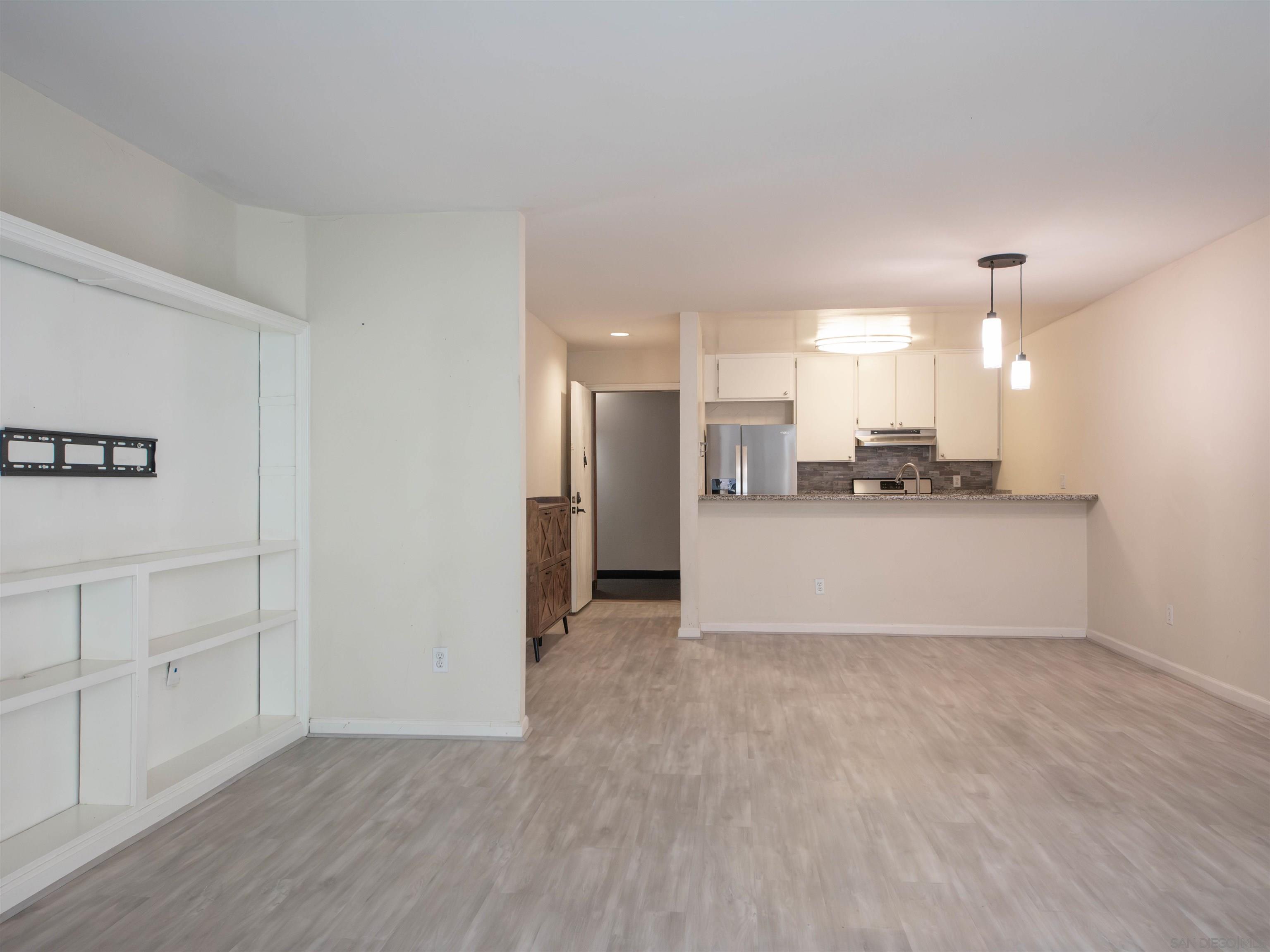 1625 Hotel Cir S C211