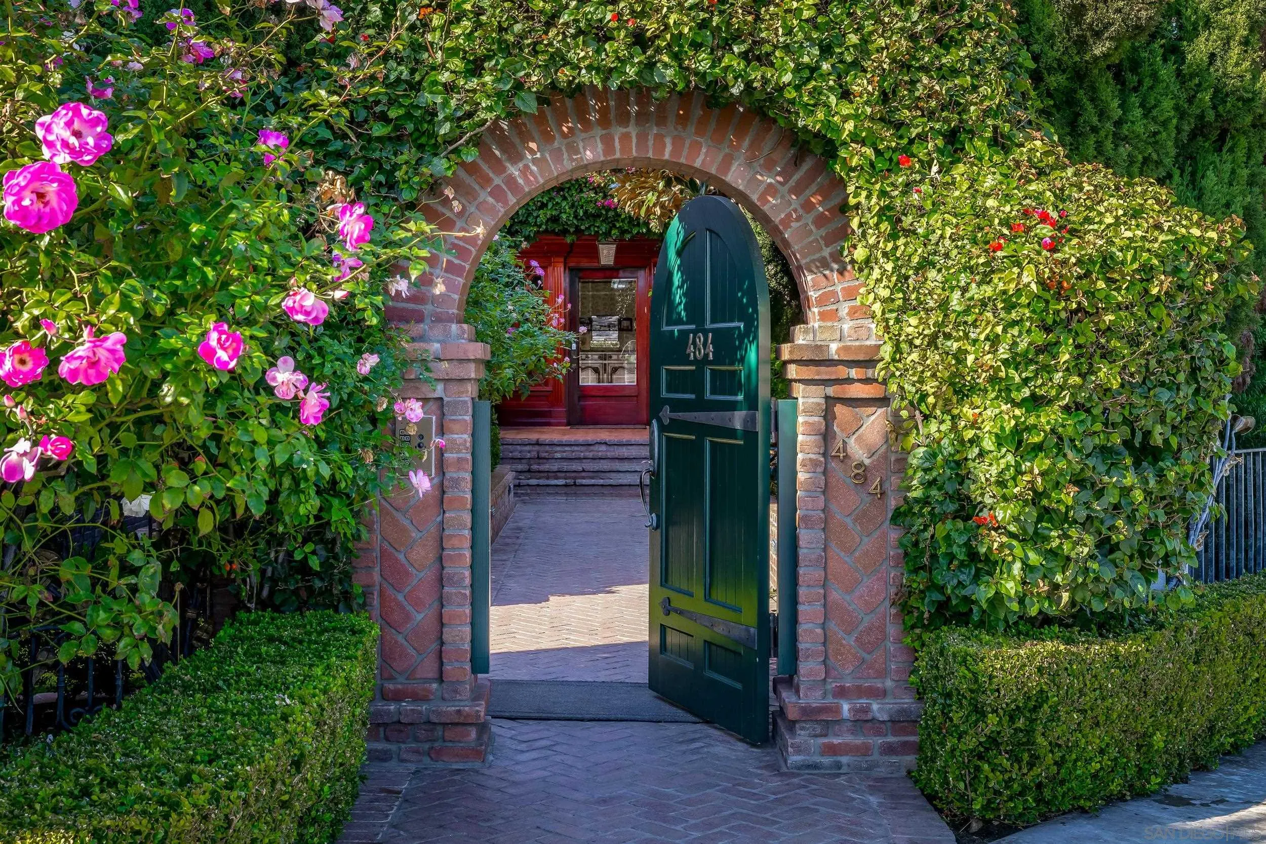 La Jolla, California 92037, United States, 8 Bedrooms Bedrooms, ,11 BathroomsBathrooms,Residential,Active,17909