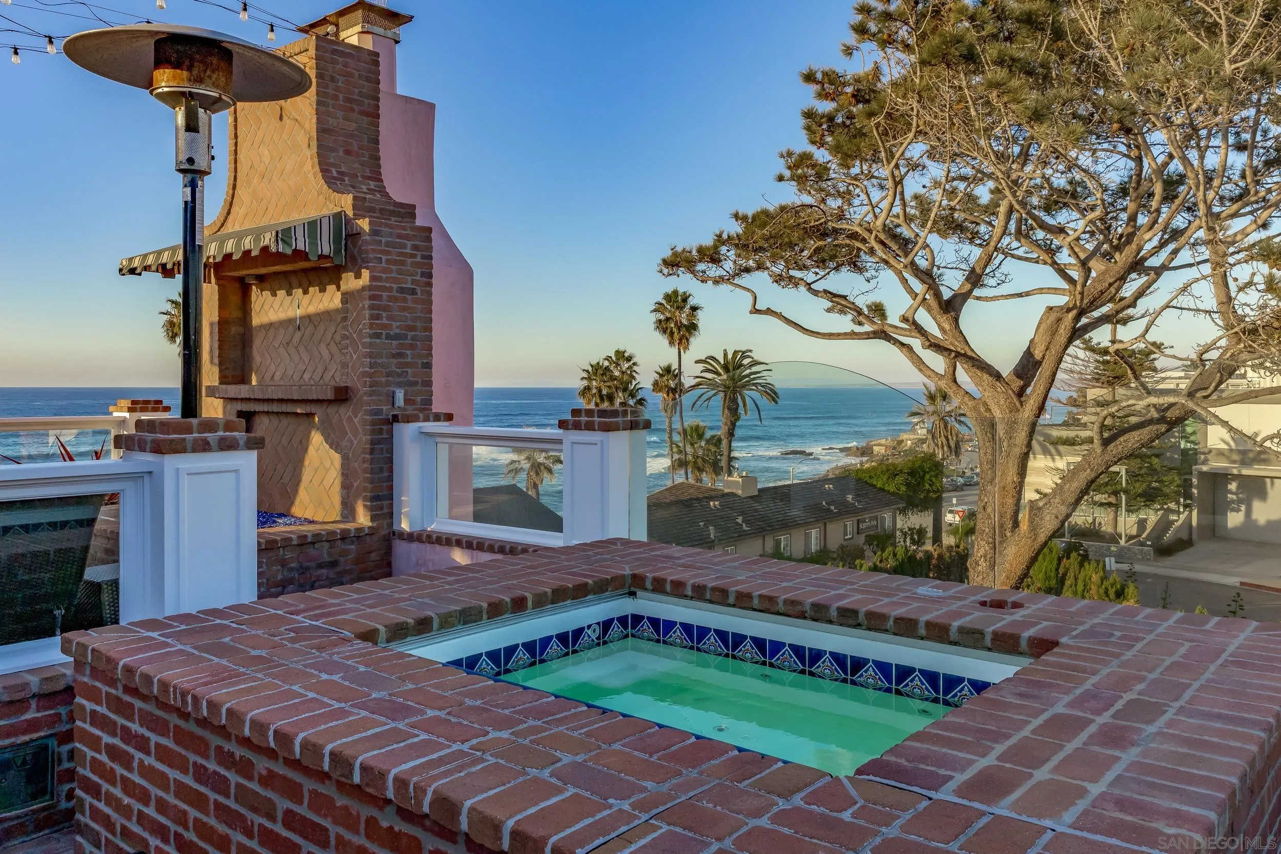 La Jolla, California 92037, United States, 8 Bedrooms Bedrooms, ,11 BathroomsBathrooms,Residential,Active,17909