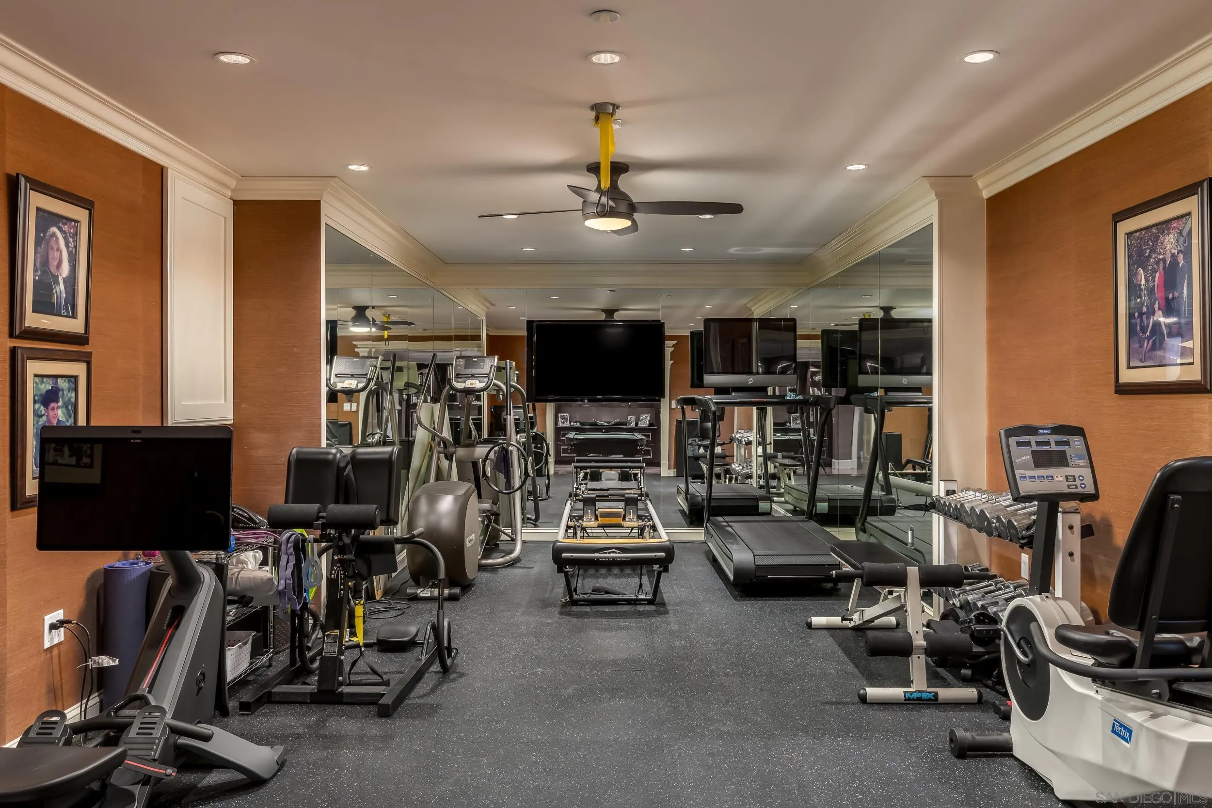 La Jolla, California 92037, United States, 8 Bedrooms Bedrooms, ,11 BathroomsBathrooms,Residential,Active,17909