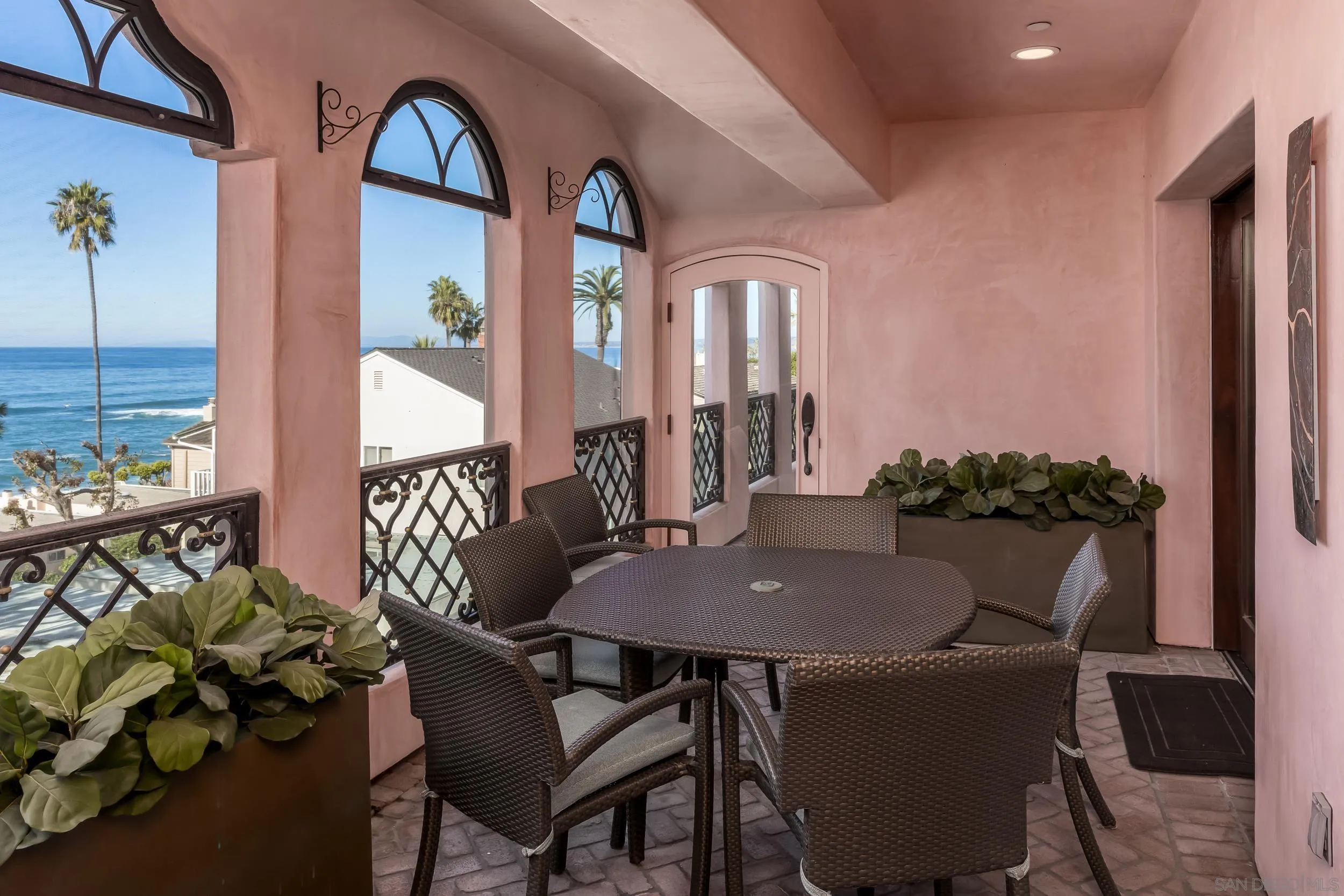 La Jolla, California 92037, United States, 8 Bedrooms Bedrooms, ,11 BathroomsBathrooms,Residential,Active,17909