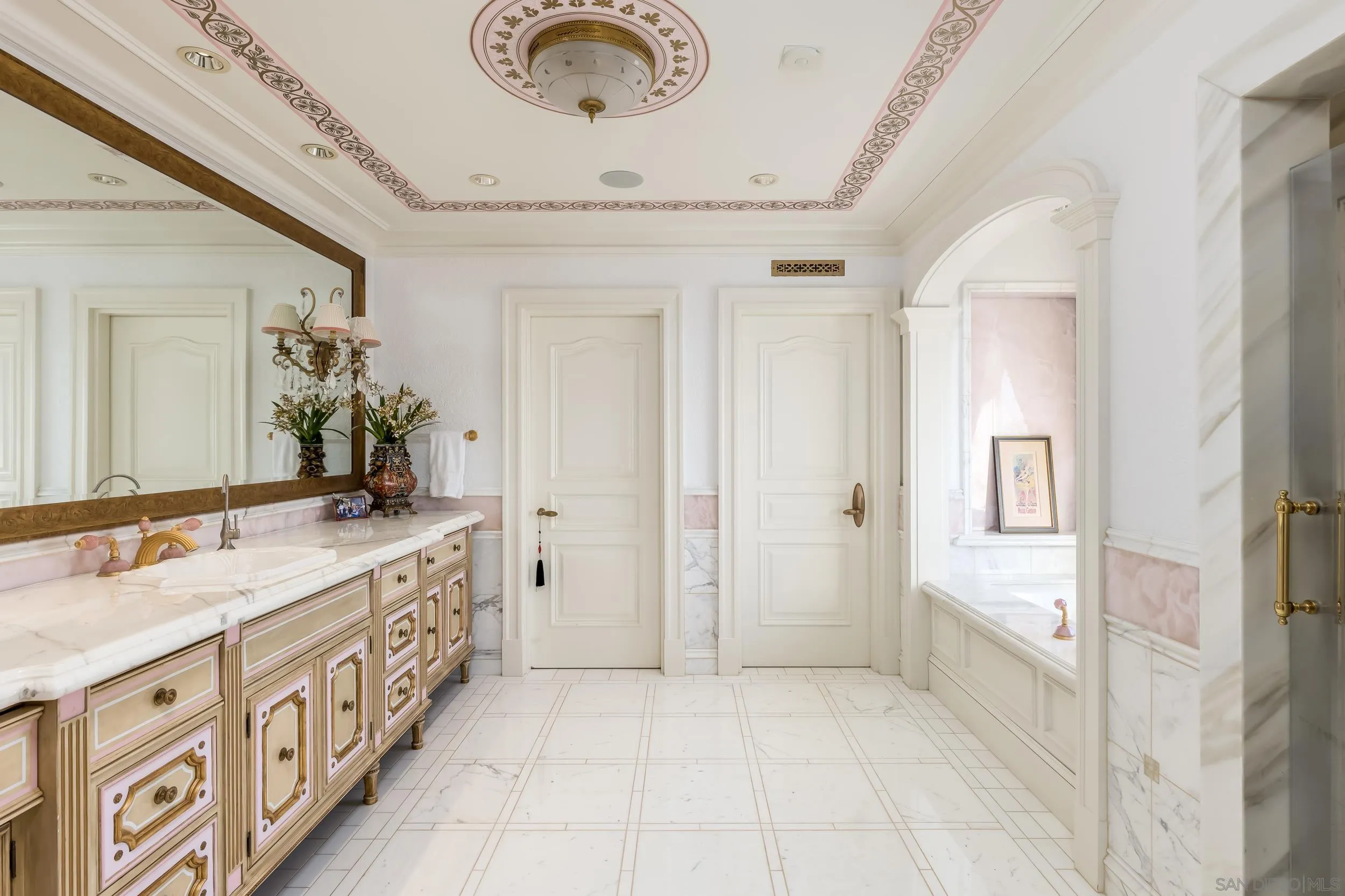 La Jolla, California 92037, United States, 8 Bedrooms Bedrooms, ,11 BathroomsBathrooms,Residential,Active,17909