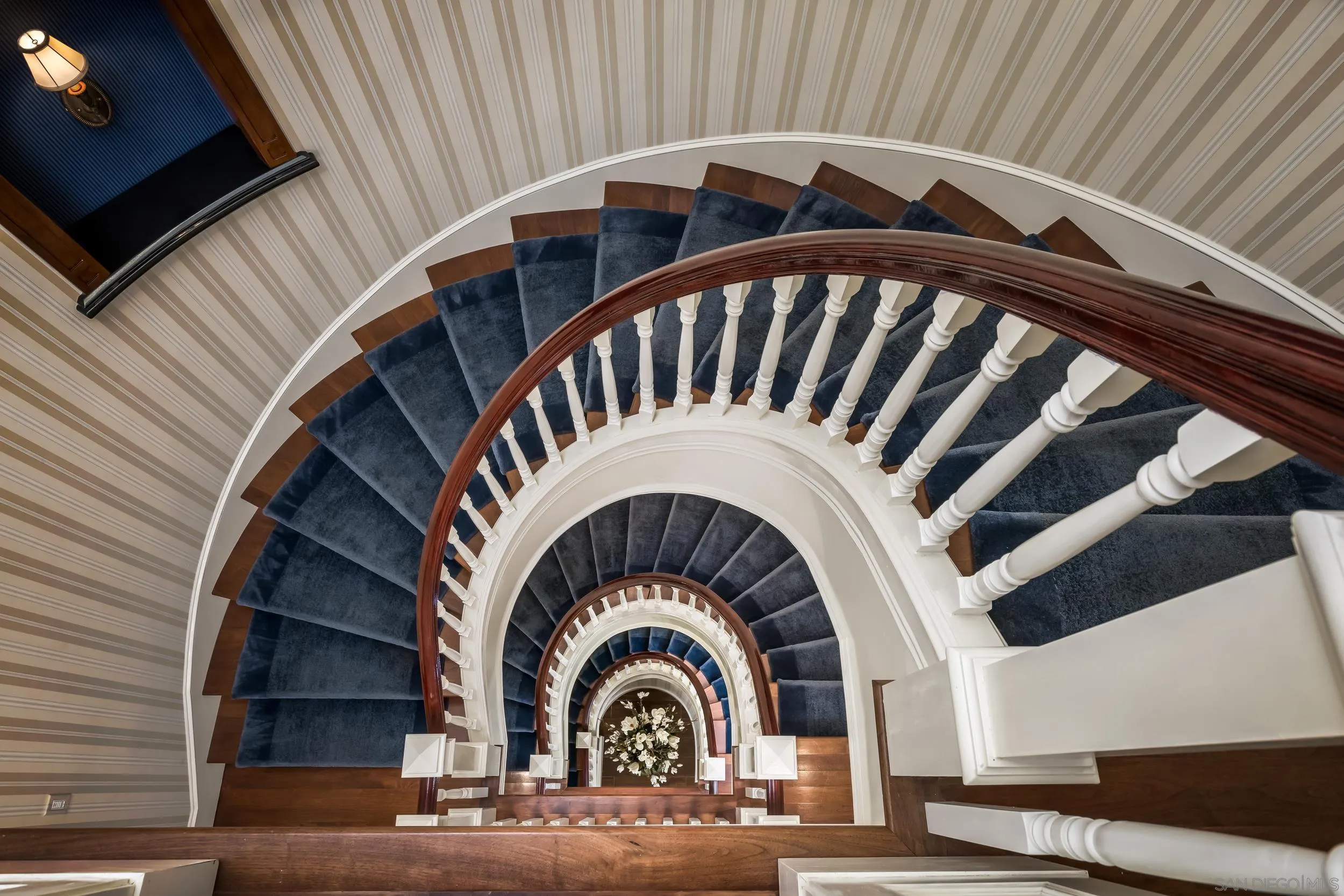 La Jolla, California 92037, United States, 8 Bedrooms Bedrooms, ,11 BathroomsBathrooms,Residential,Active,17909