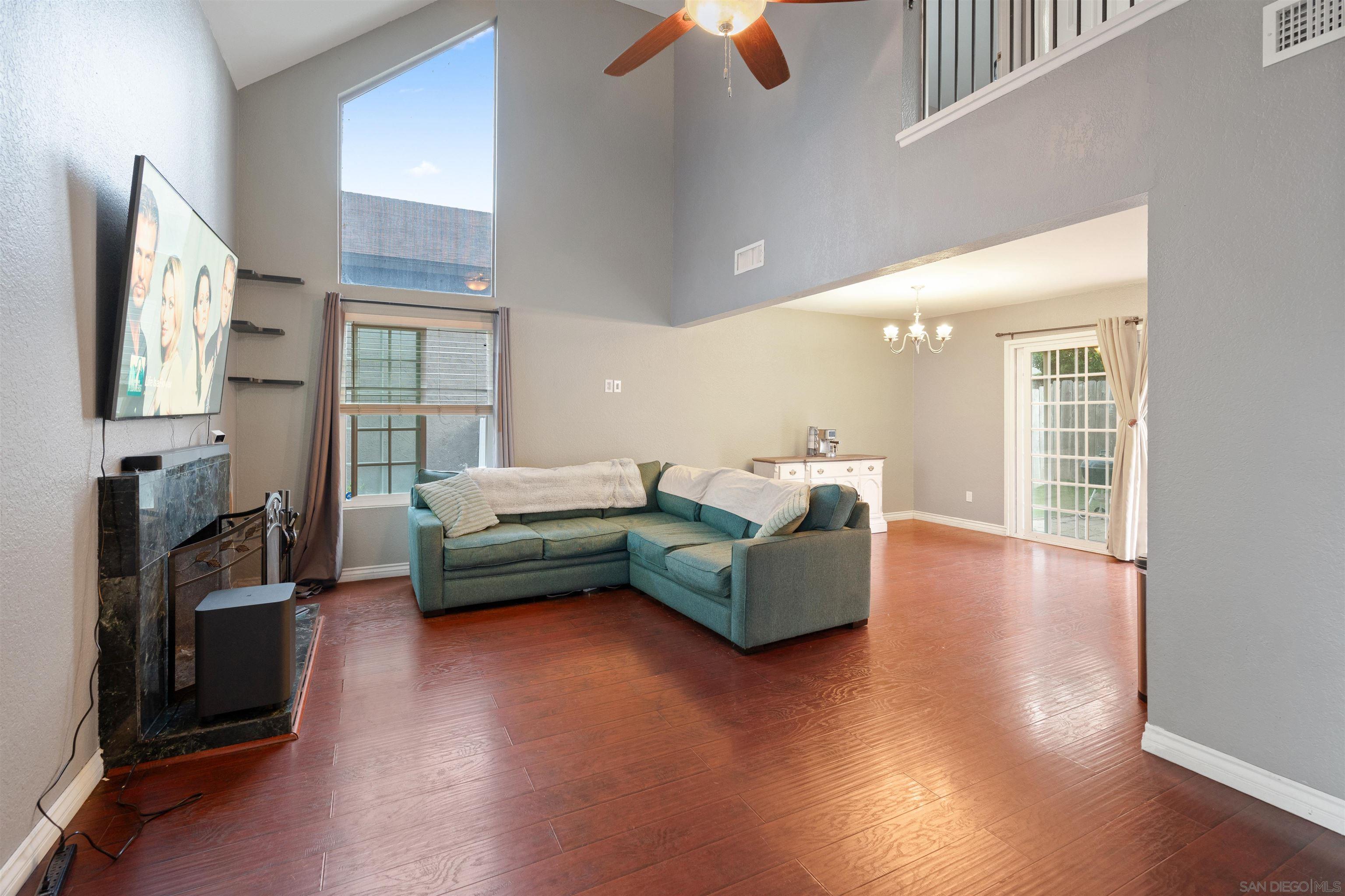 2714 Crownridge Ln