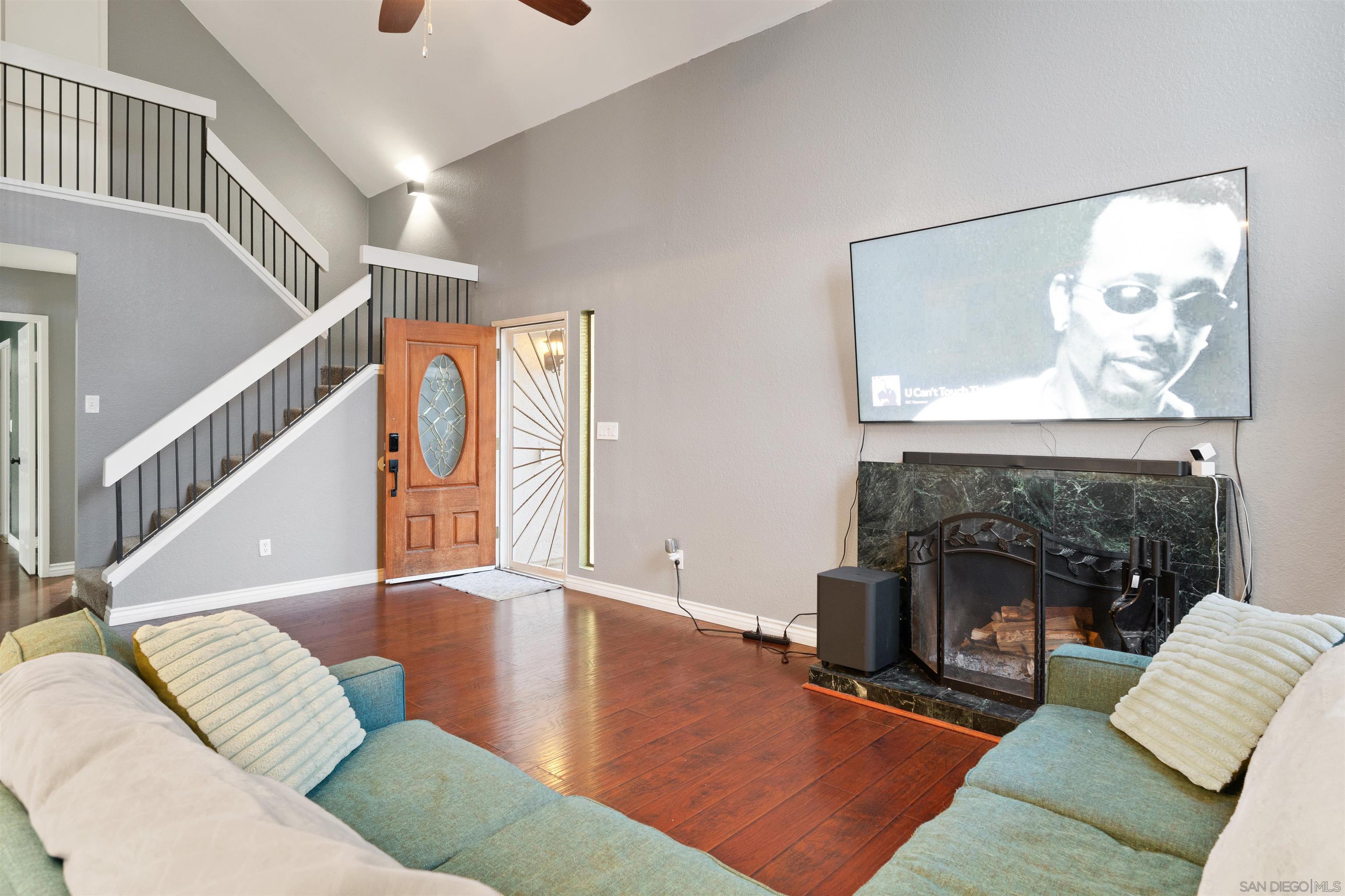 2714 Crownridge Ln
