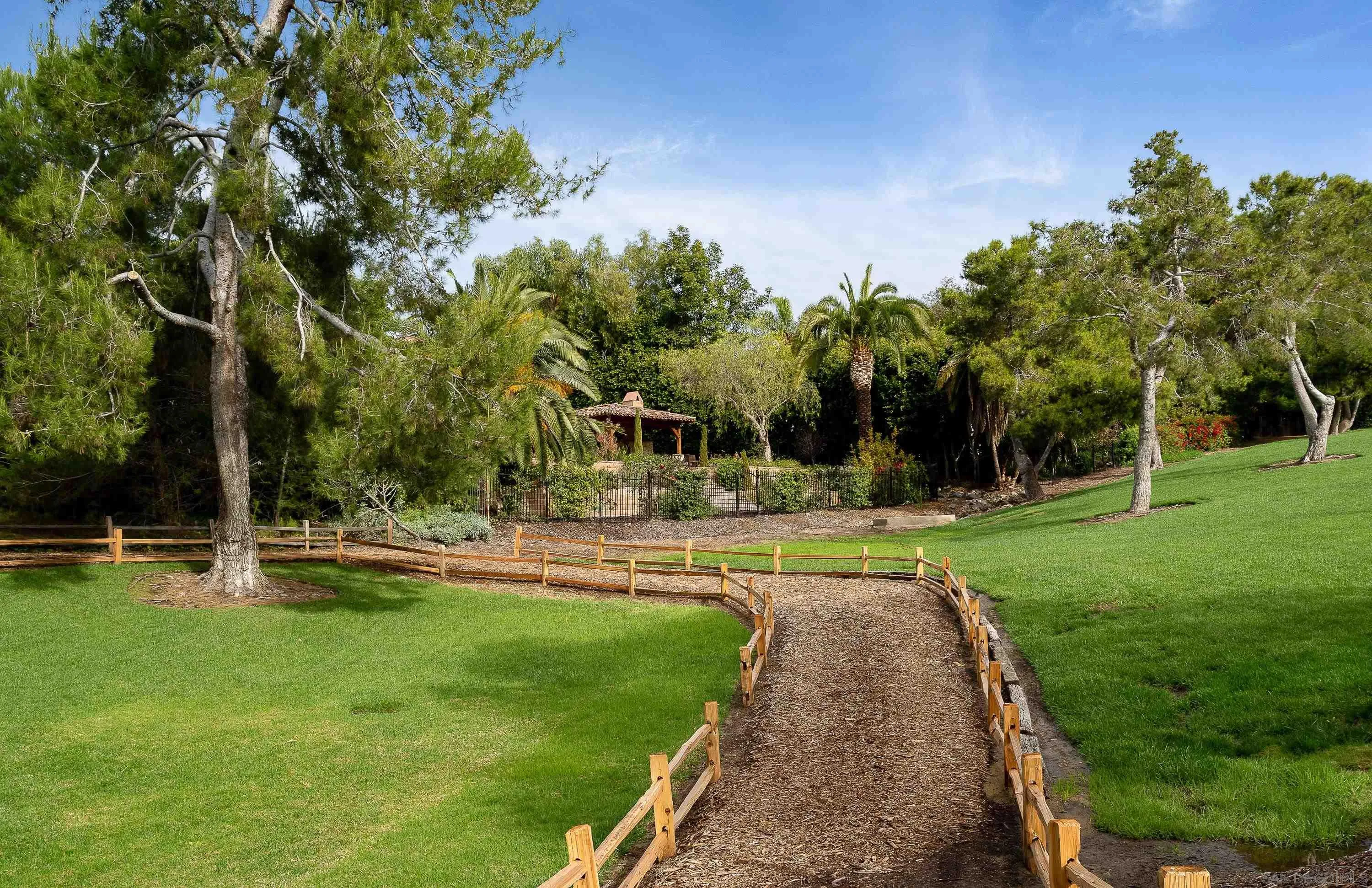 Rancho Santa Fe, California 92067, United States, 5 Bedrooms Bedrooms, ,6 BathroomsBathrooms,Residential,Active,59651