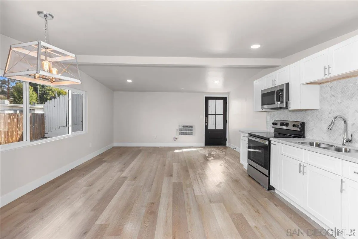 Santee, California 92071, United States, 3 Bedrooms Bedrooms, ,2 BathroomsBathrooms,Residential,Active,133784