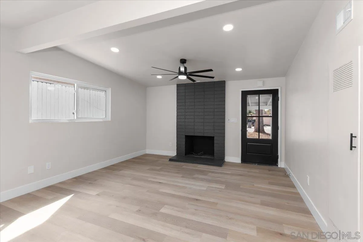 Santee, California 92071, United States, 3 Bedrooms Bedrooms, ,2 BathroomsBathrooms,Residential,Active,133784