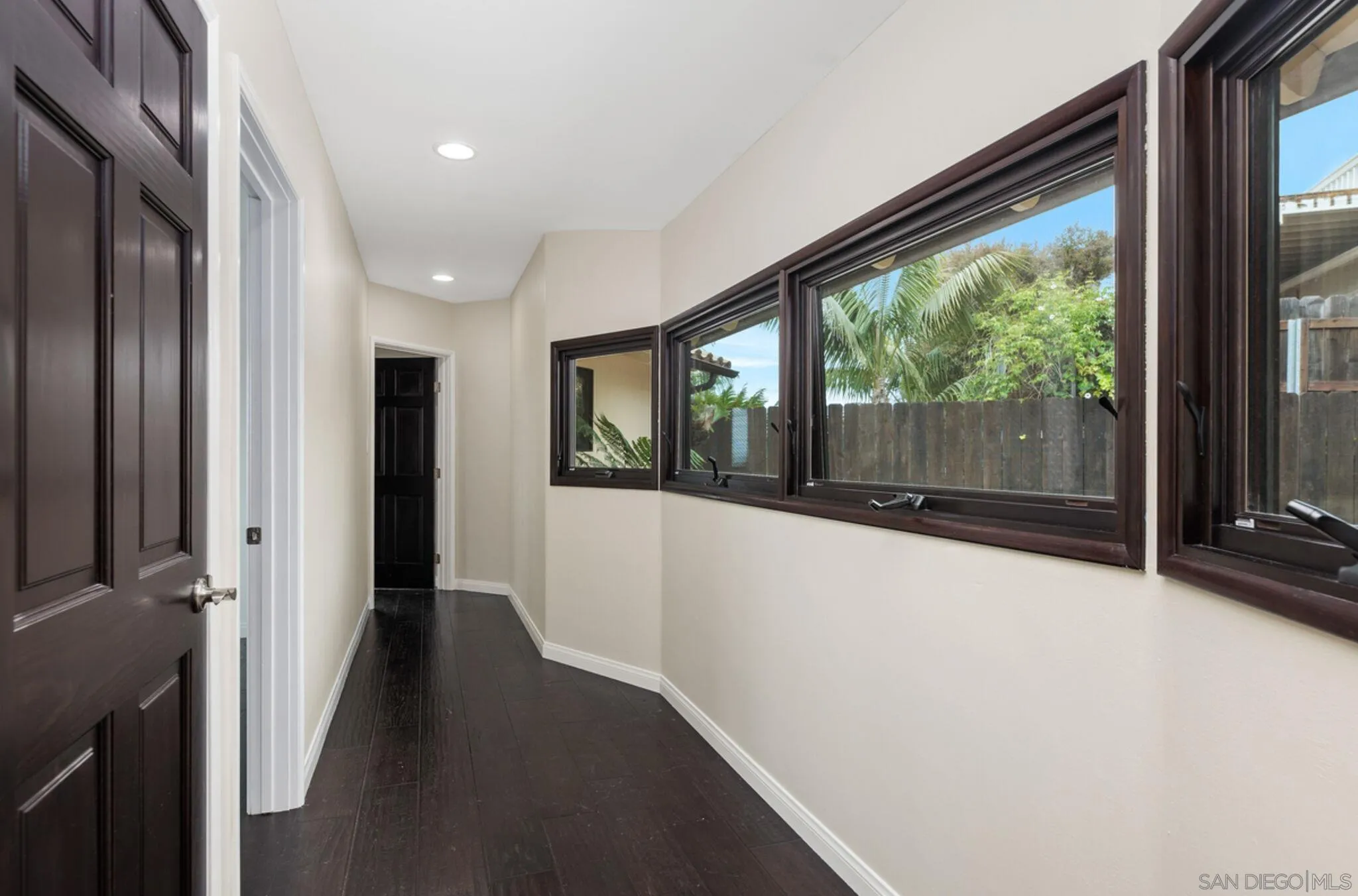 La Jolla, California 92037, United States, 3 Bedrooms Bedrooms, ,2 BathroomsBathrooms,Residential,Active,106066